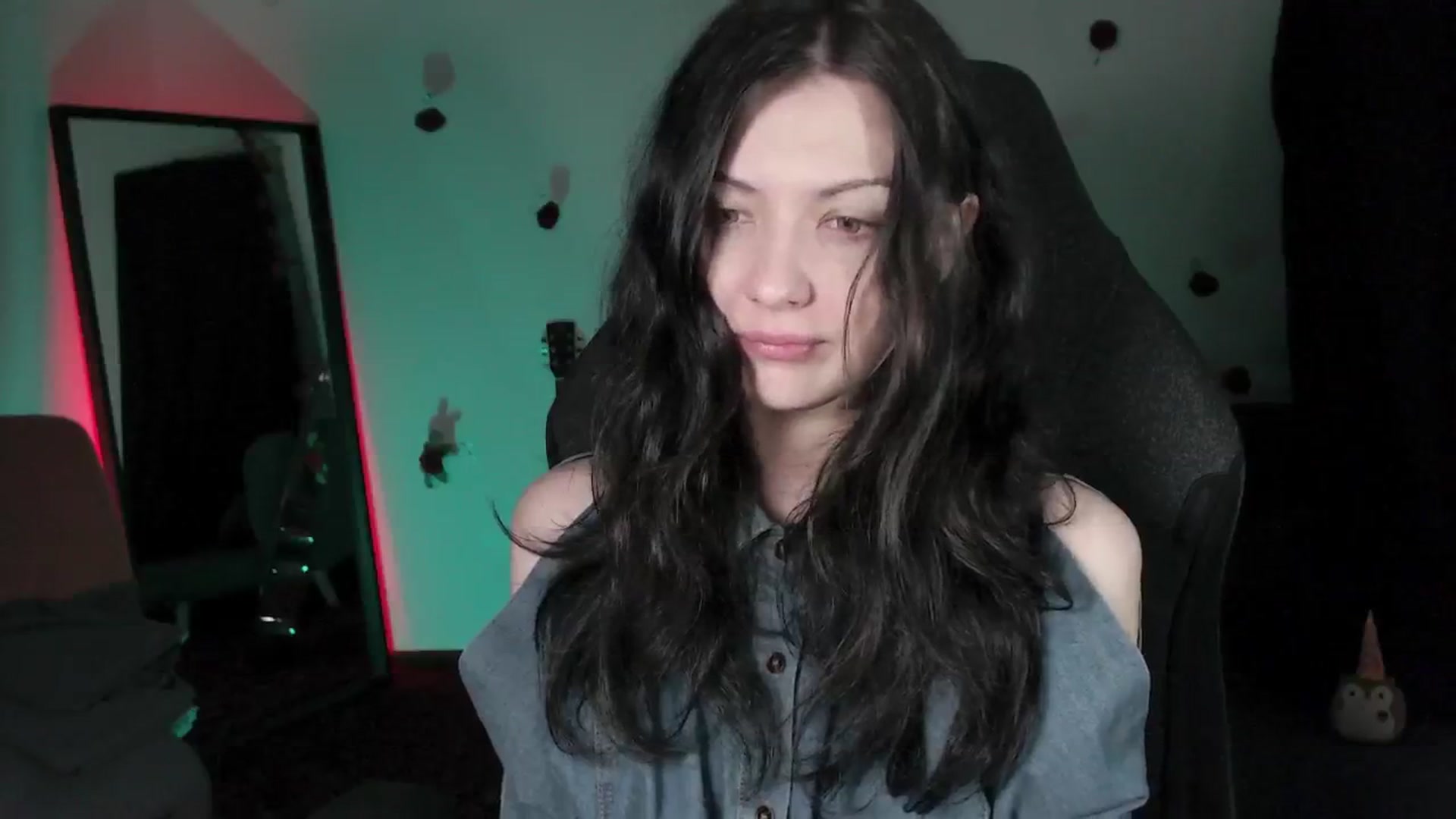 Gallery image thumbnail from RoomToAvoid's myfreecams stream on, 05/05/2024, 04:51 image 18 of 20
