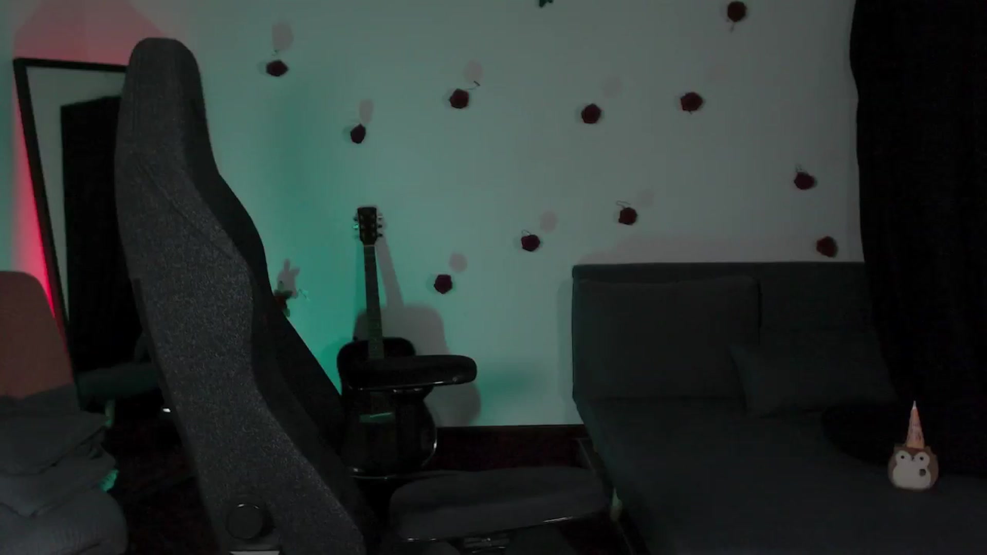 Gallery image thumbnail from RoomToAvoid's myfreecams stream on, 05/05/2024, 06:37 image 20 of 20