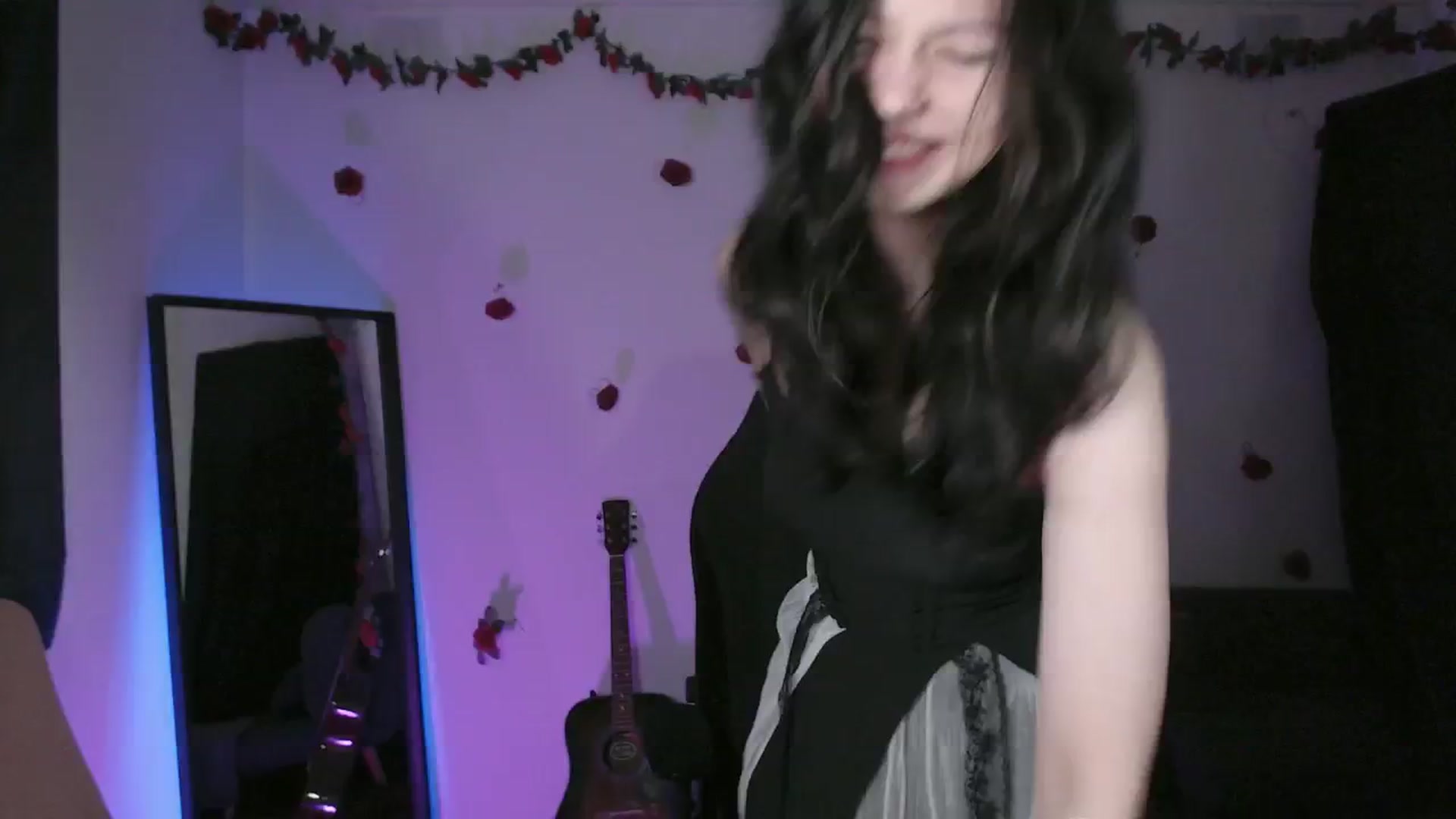 Gallery image thumbnail from RoomToAvoid's myfreecams stream on, 05/06/2024, 02:17 image 15 of 20