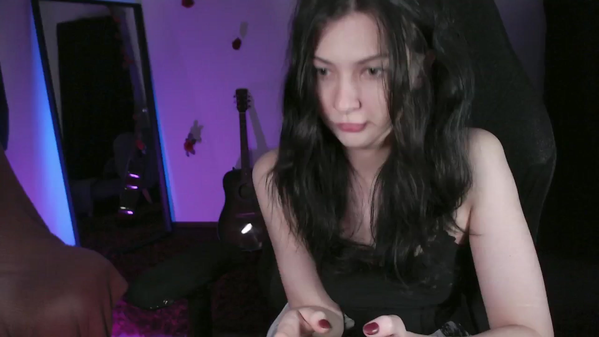 Gallery image thumbnail from RoomToAvoid's myfreecams stream on, 05/06/2024, 02:17 image 10 of 20