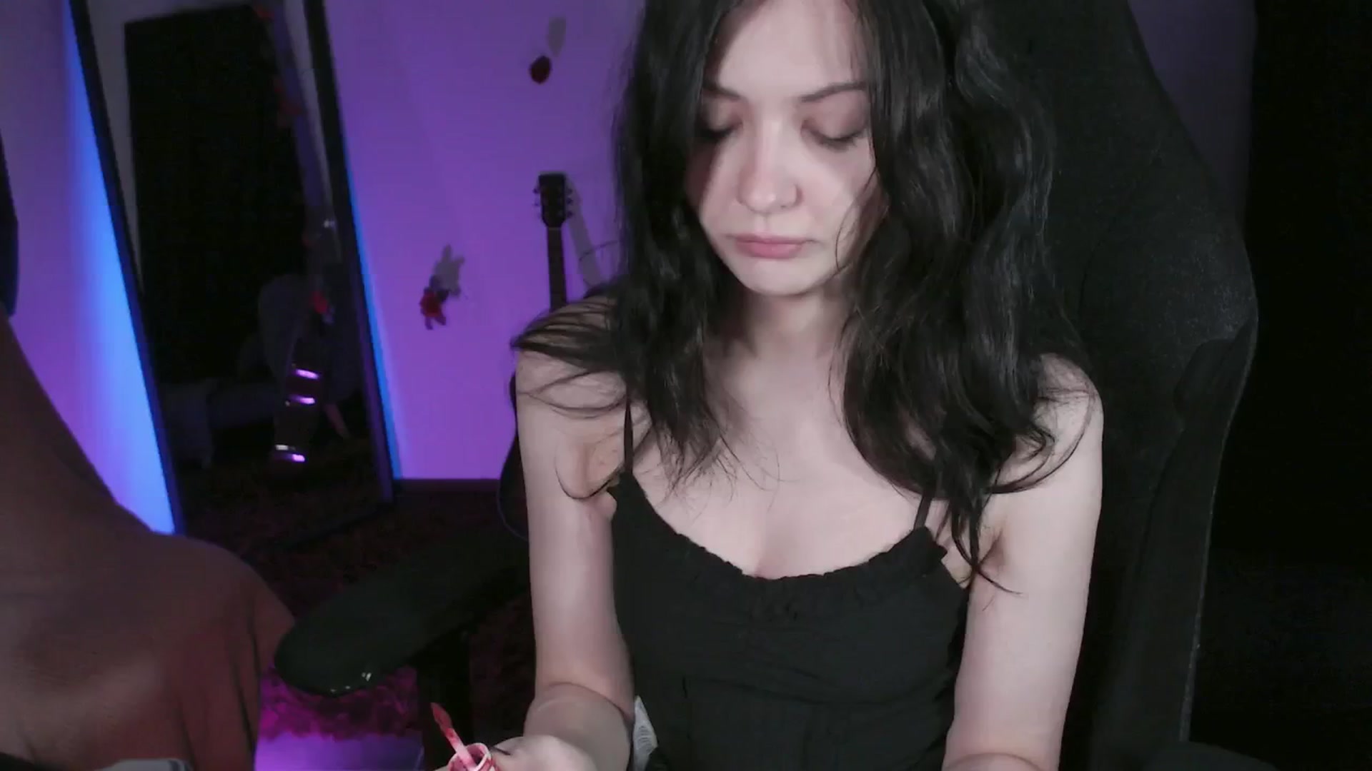 Gallery image thumbnail from RoomToAvoid's myfreecams stream on, 05/06/2024, 02:17 image 6 of 20