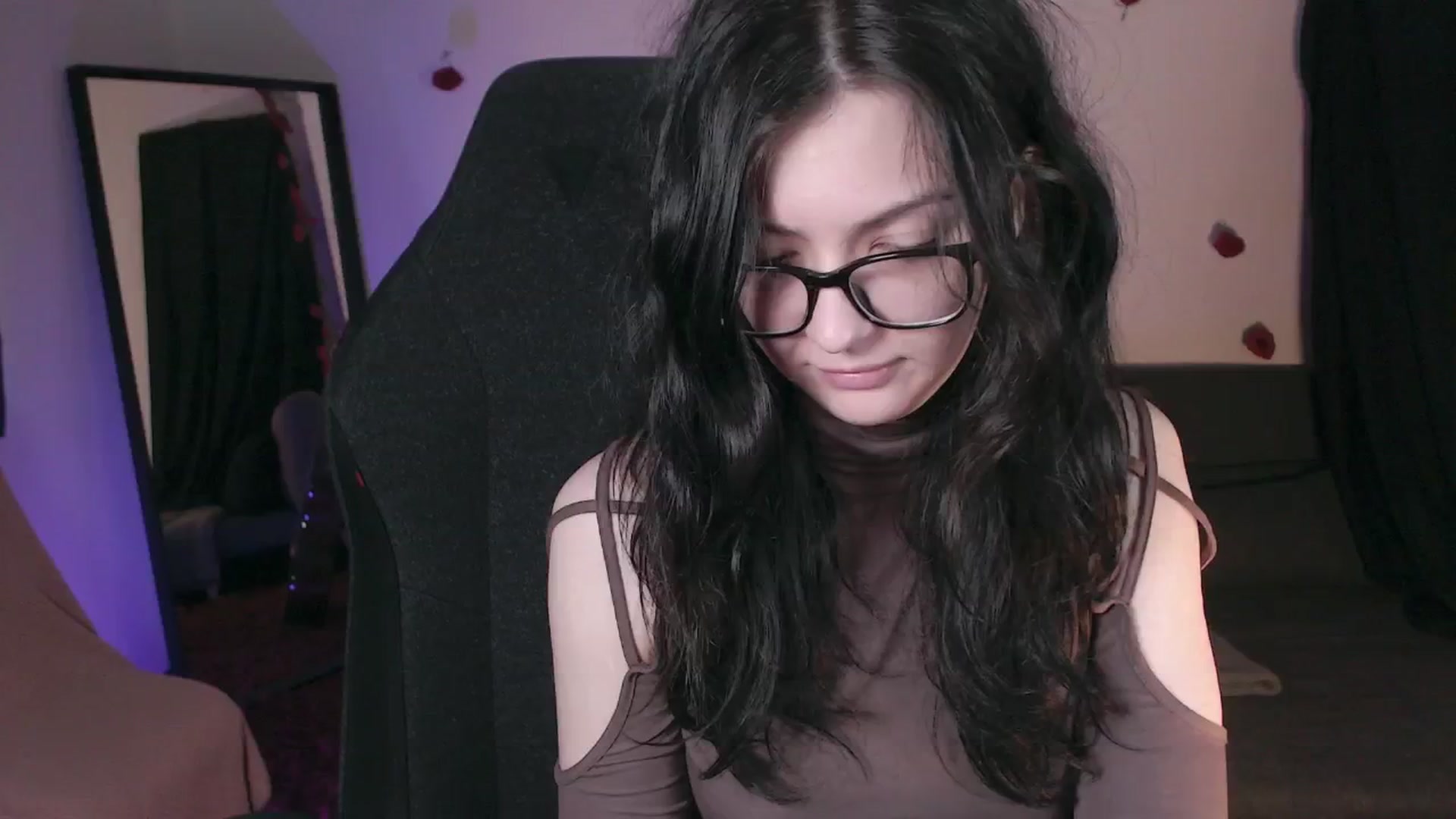 Gallery image thumbnail from RoomToAvoid's myfreecams stream on, 05/07/2024, 02:12 image 17 of 20