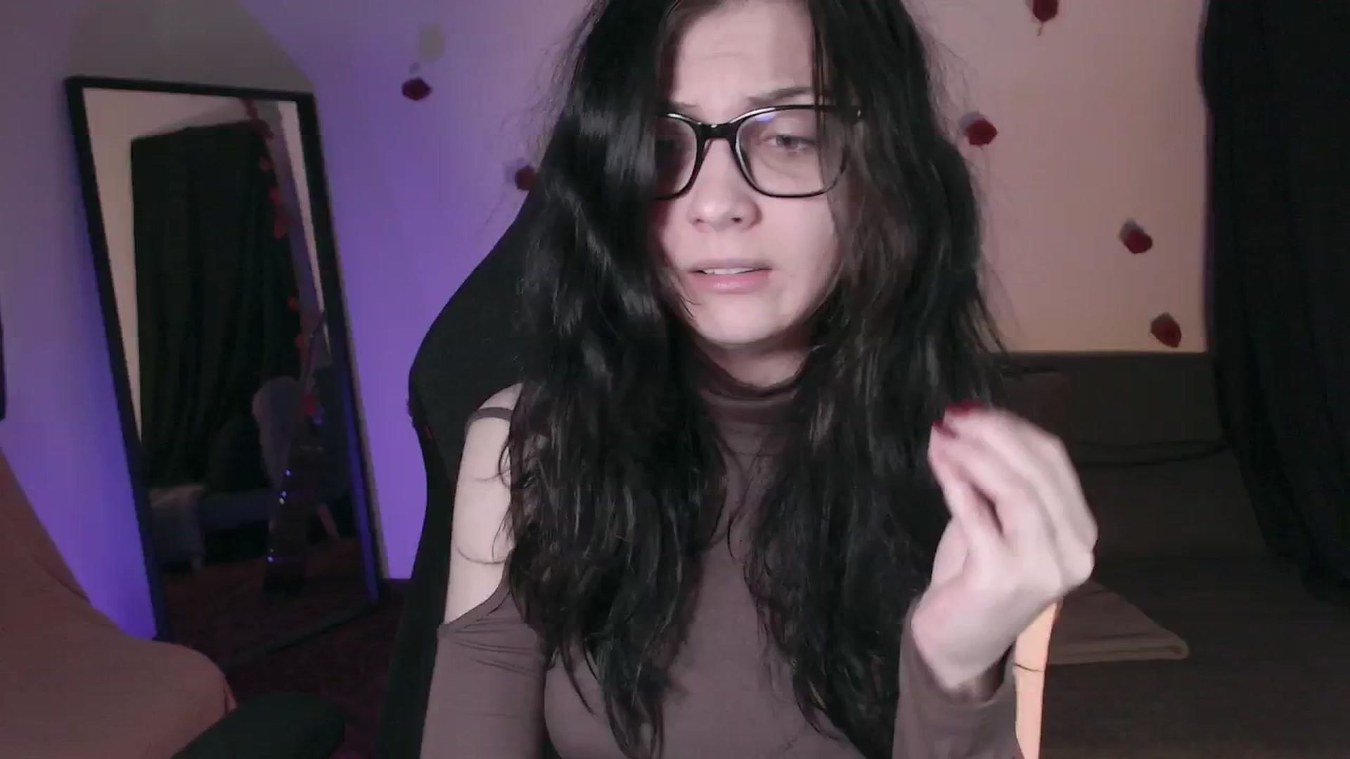 Gallery image thumbnail from RoomToAvoid's myfreecams stream on, 05/07/2024, 06:47 image 1 of 20