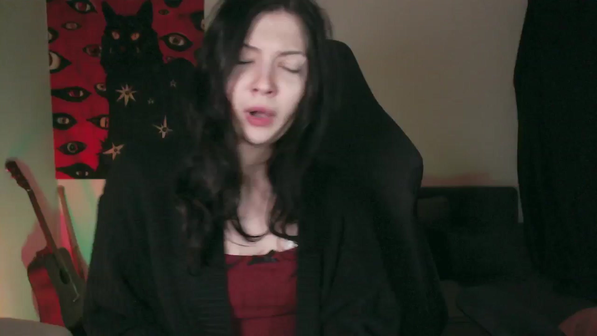 Gallery image thumbnail from RoomToAvoid's myfreecams stream on, 05/14/2024, 24:01 image 7 of 20