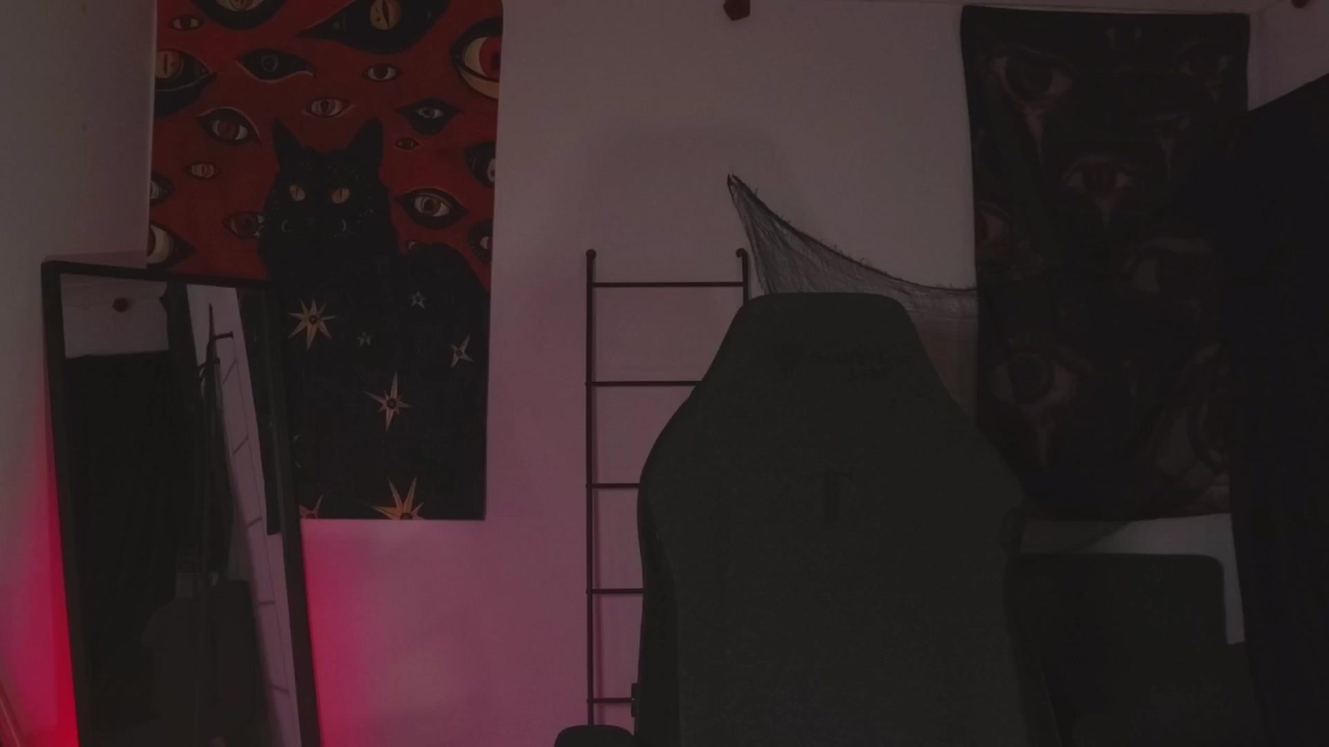 Gallery image thumbnail from RoomToAvoid's myfreecams stream on, 05/19/2024, 02:16 image 14 of 20