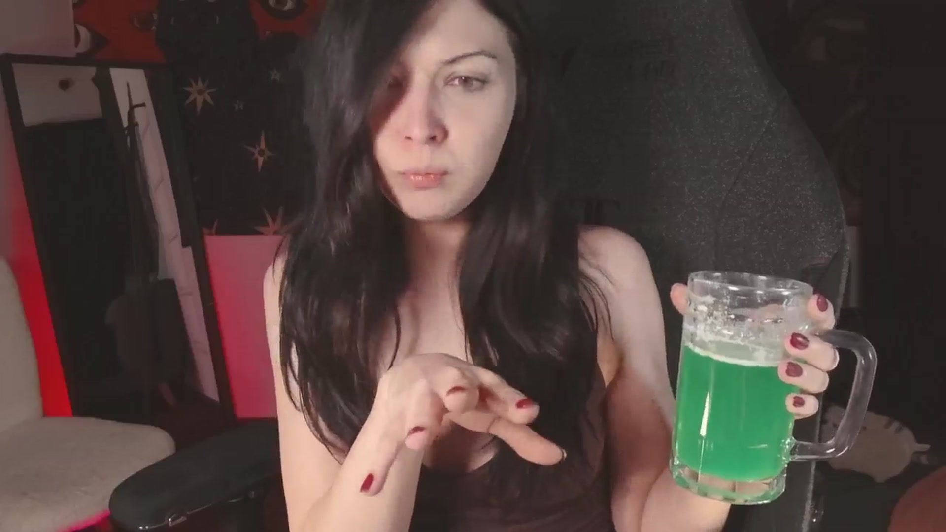 Gallery image thumbnail from RoomToAvoid's myfreecams stream on, 05/19/2024, 05:19 image 20 of 20