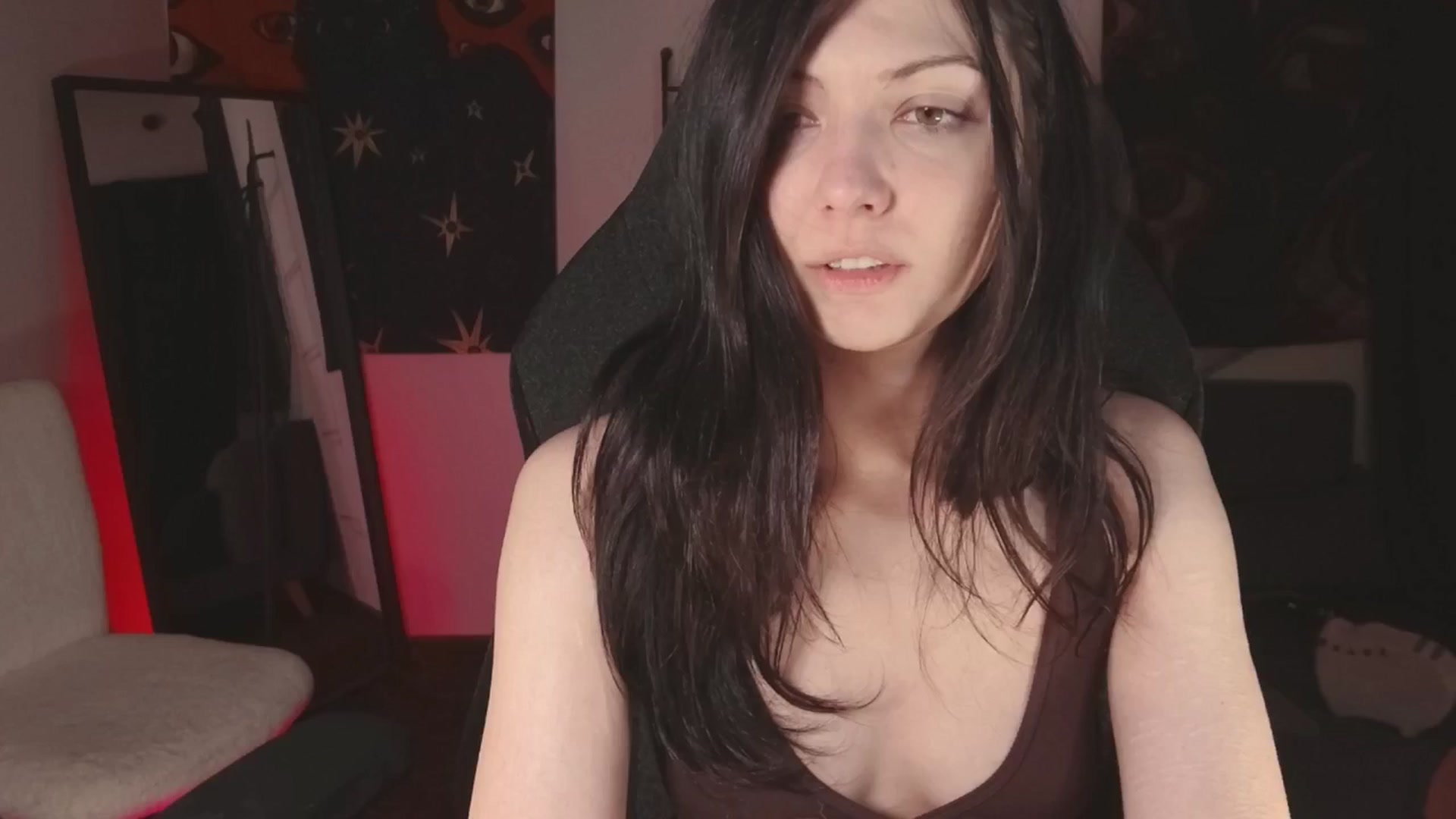 Gallery image thumbnail from RoomToAvoid's myfreecams stream on, 05/19/2024, 06:04 image 12 of 20