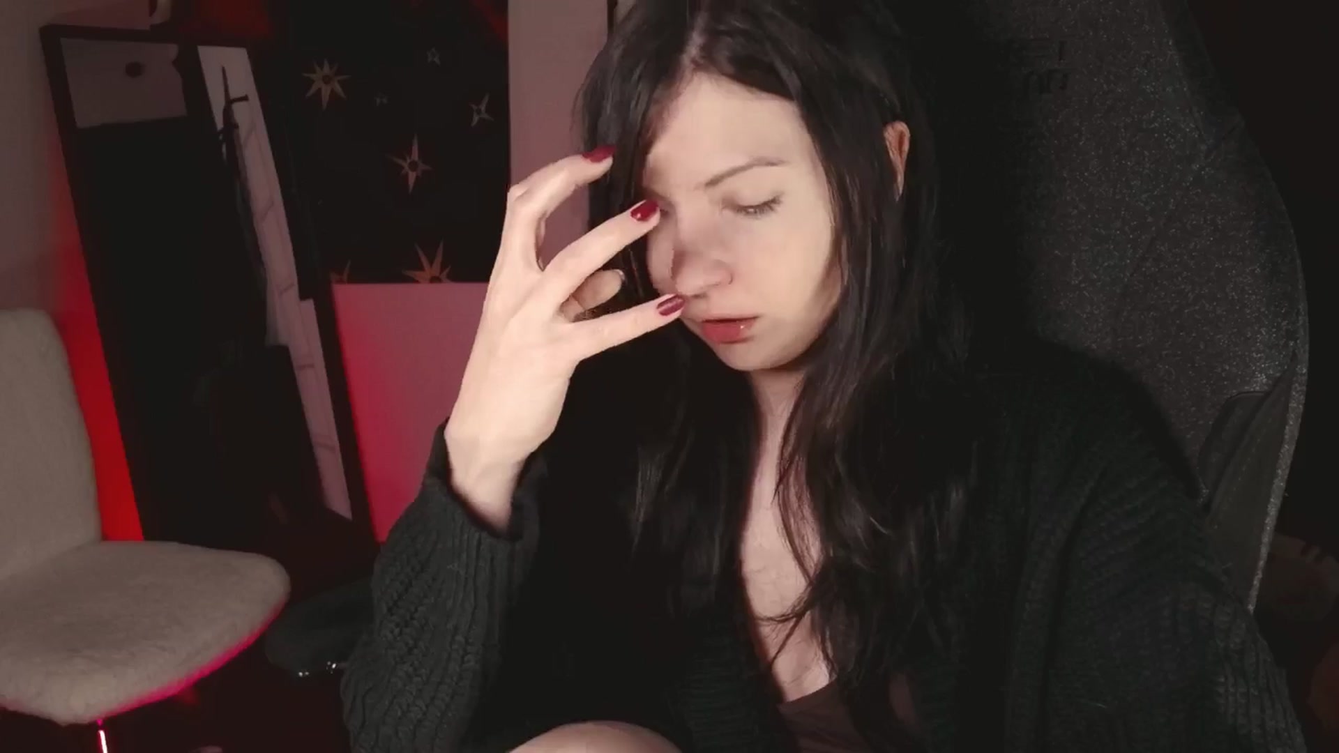 Gallery image thumbnail from RoomToAvoid's myfreecams stream on, 05/19/2024, 07:26 image 8 of 20