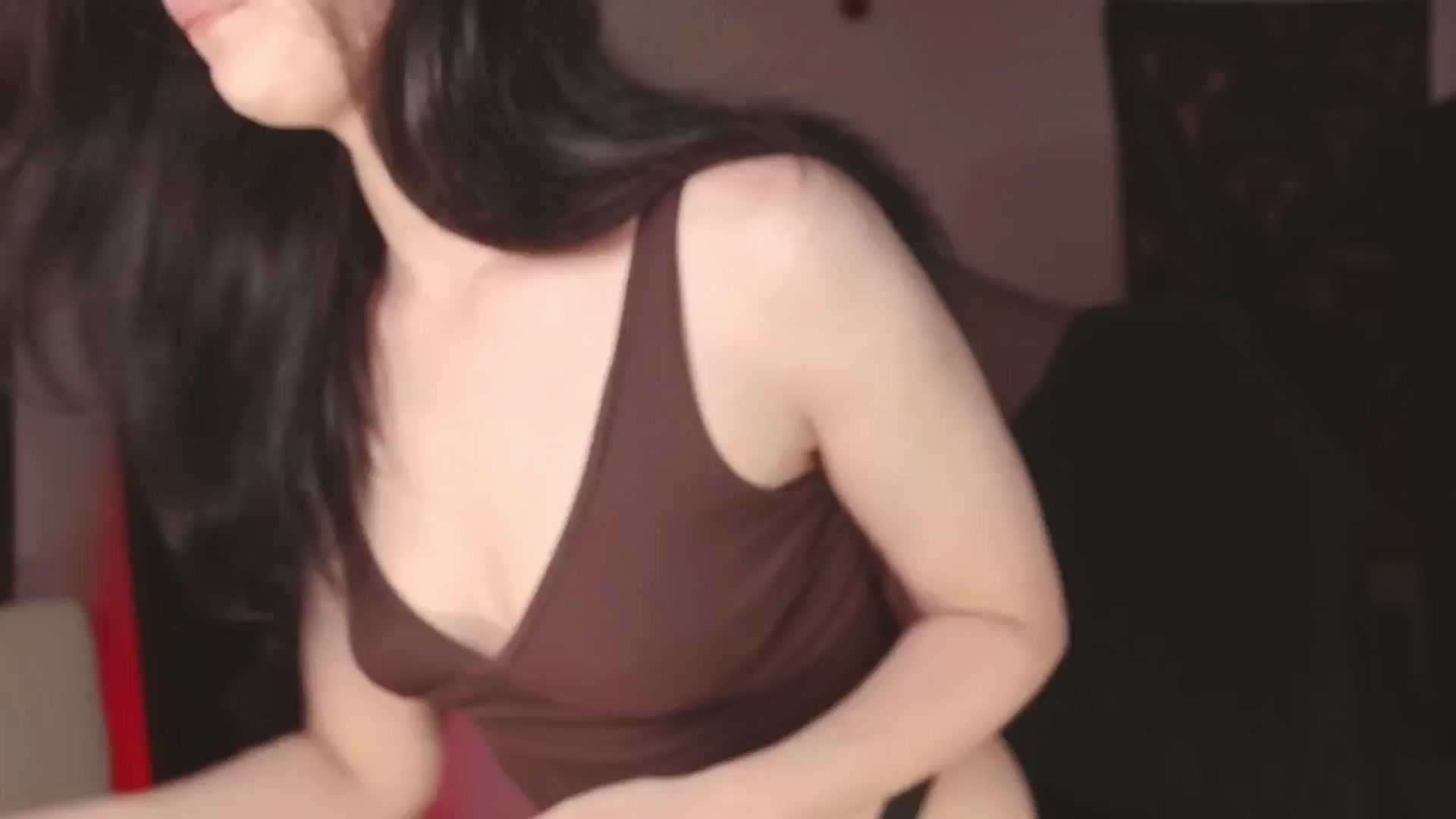 Gallery image thumbnail from RoomToAvoid's myfreecams stream on, 05/19/2024, 07:26 image 1 of 20