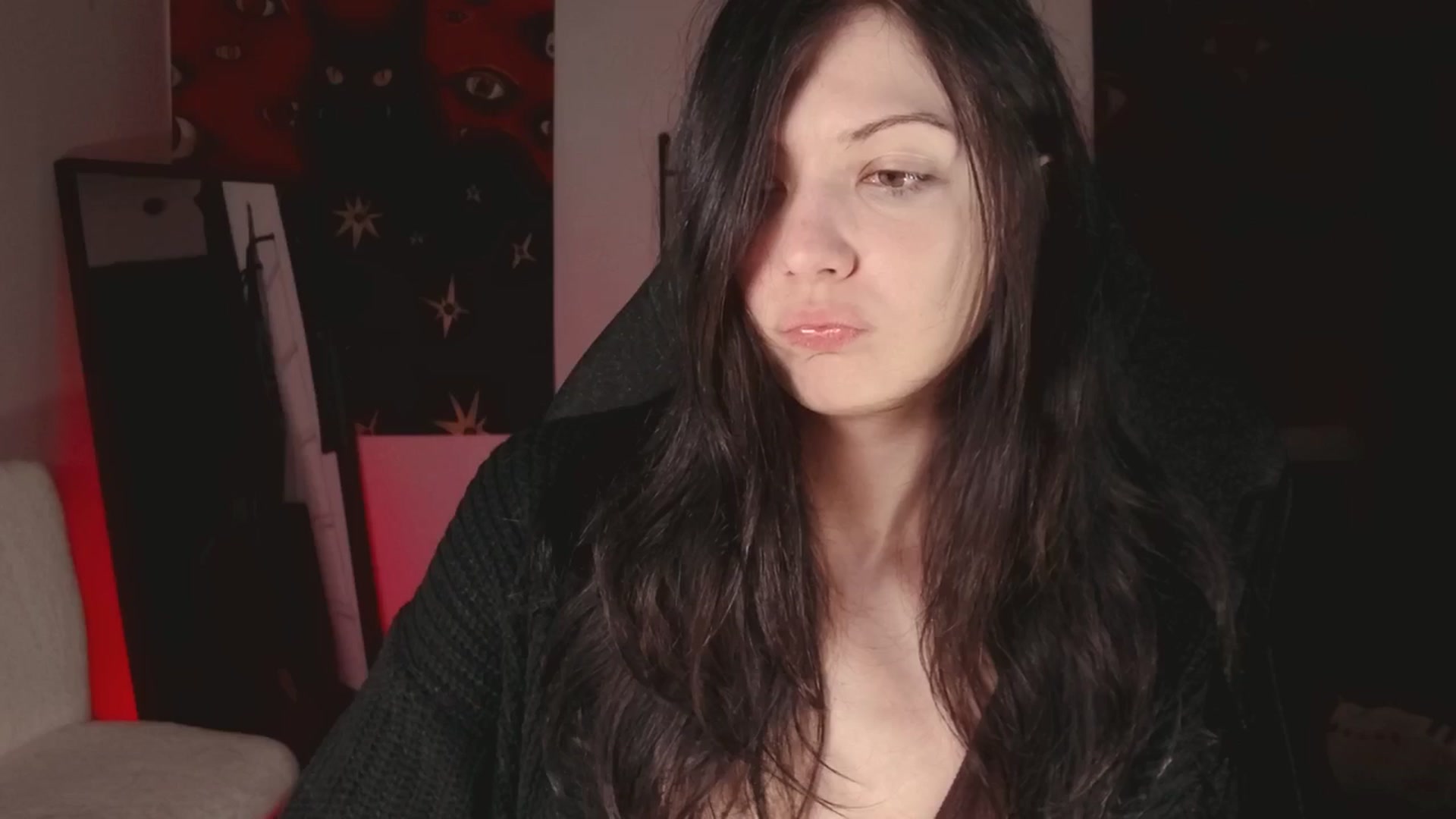 Gallery image thumbnail from RoomToAvoid's myfreecams stream on, 05/19/2024, 07:26 image 15 of 20