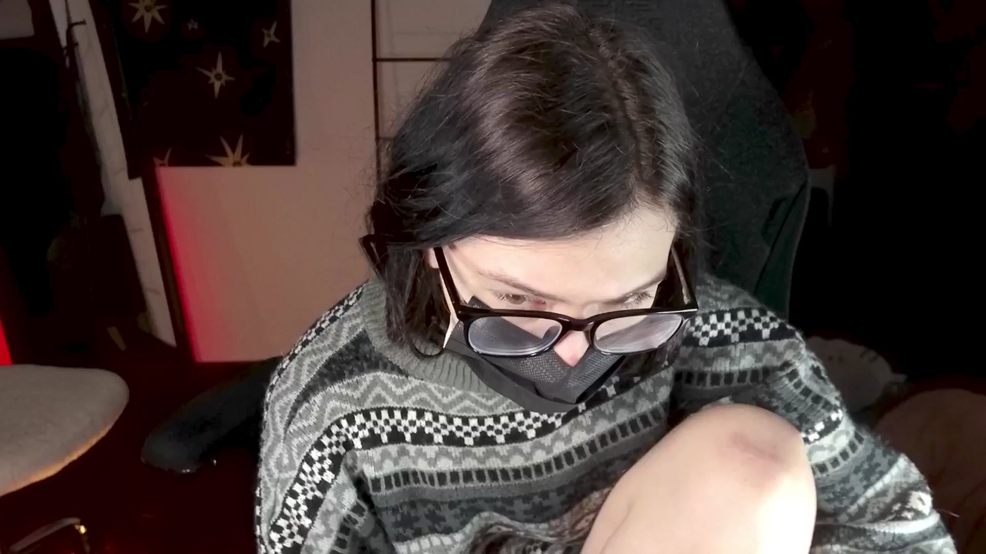 Gallery image thumbnail from RoomToAvoid's myfreecams stream on, 05/20/2024, 04:47 image 6 of 20
