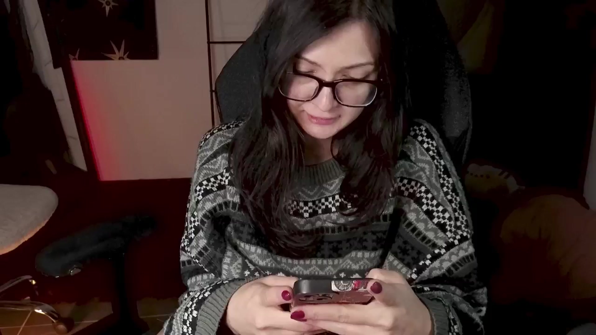 Gallery image thumbnail from RoomToAvoid's myfreecams stream on, 05/20/2024, 04:47 image 19 of 20