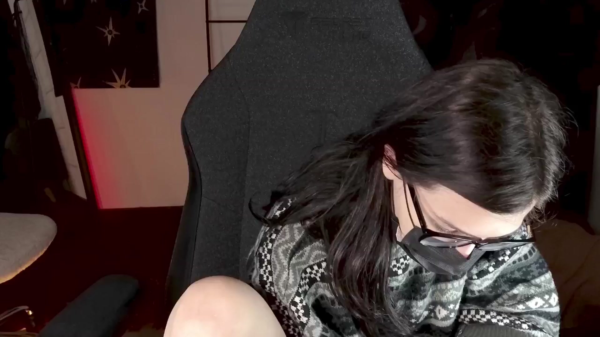 Gallery image thumbnail from RoomToAvoid's myfreecams stream on, 05/20/2024, 04:47 image 11 of 20