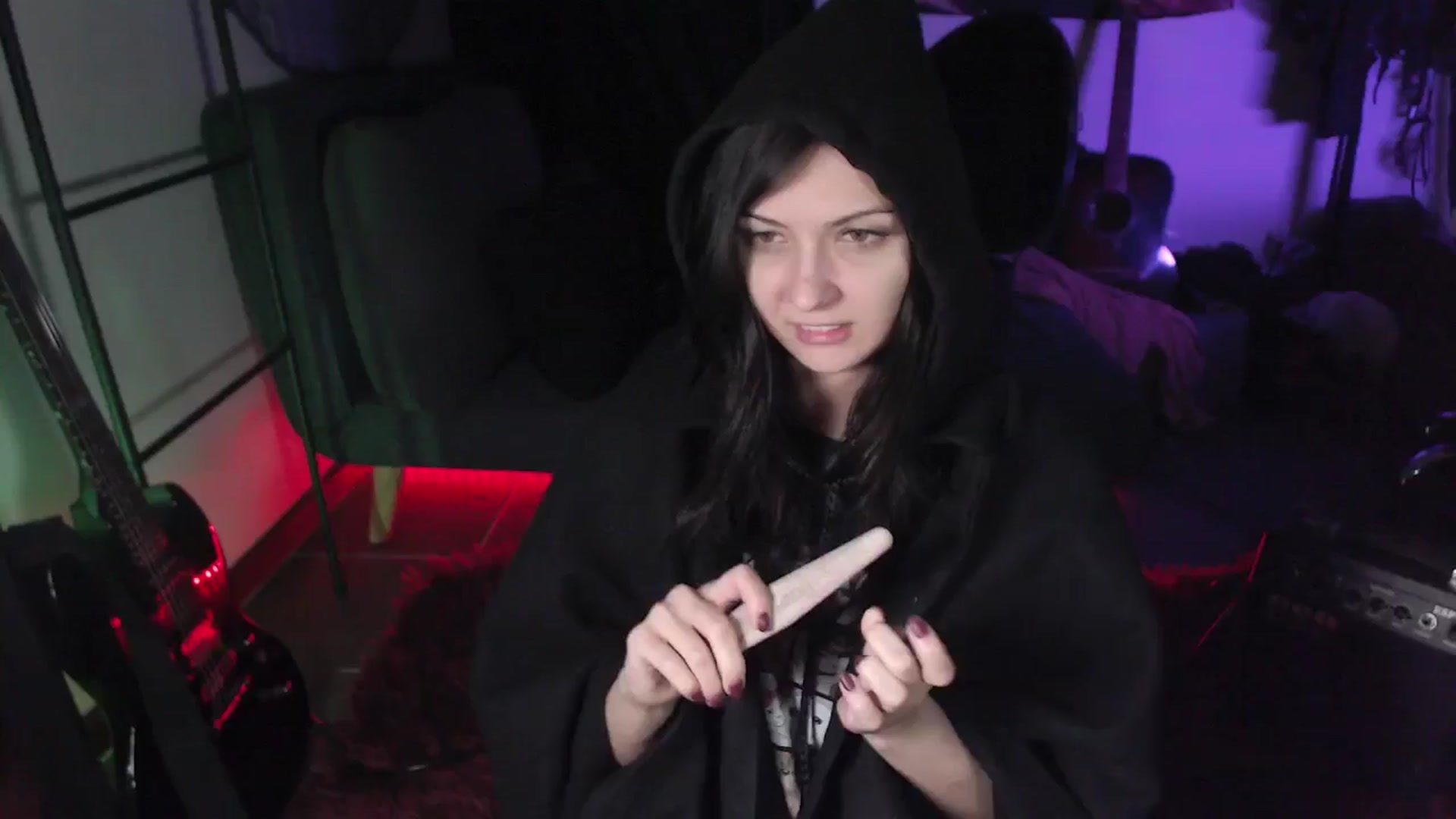 Gallery image thumbnail from RoomToAvoid's myfreecams stream on, 05/22/2024, 07:23 image 16 of 20