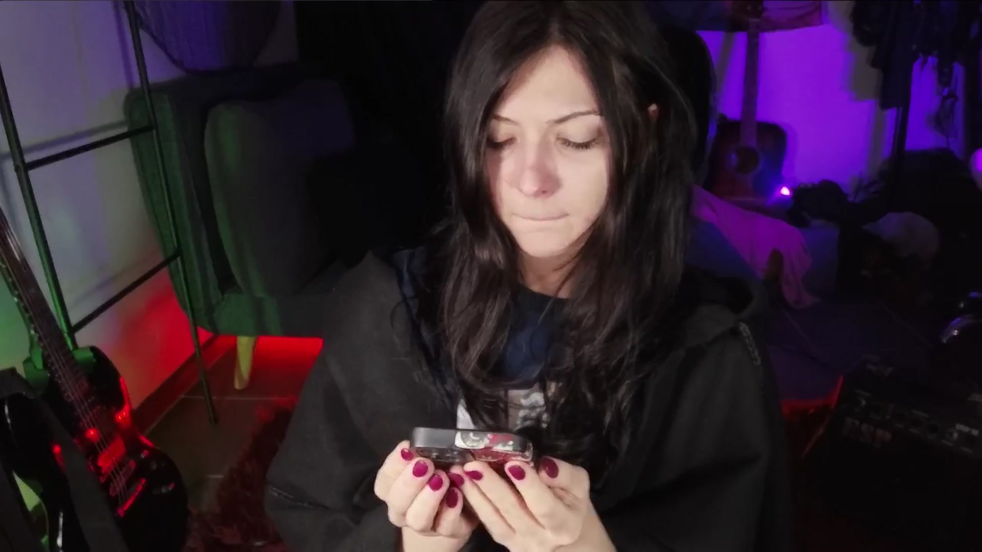 Gallery image thumbnail from RoomToAvoid's myfreecams stream on, 05/22/2024, 07:23 image 18 of 20