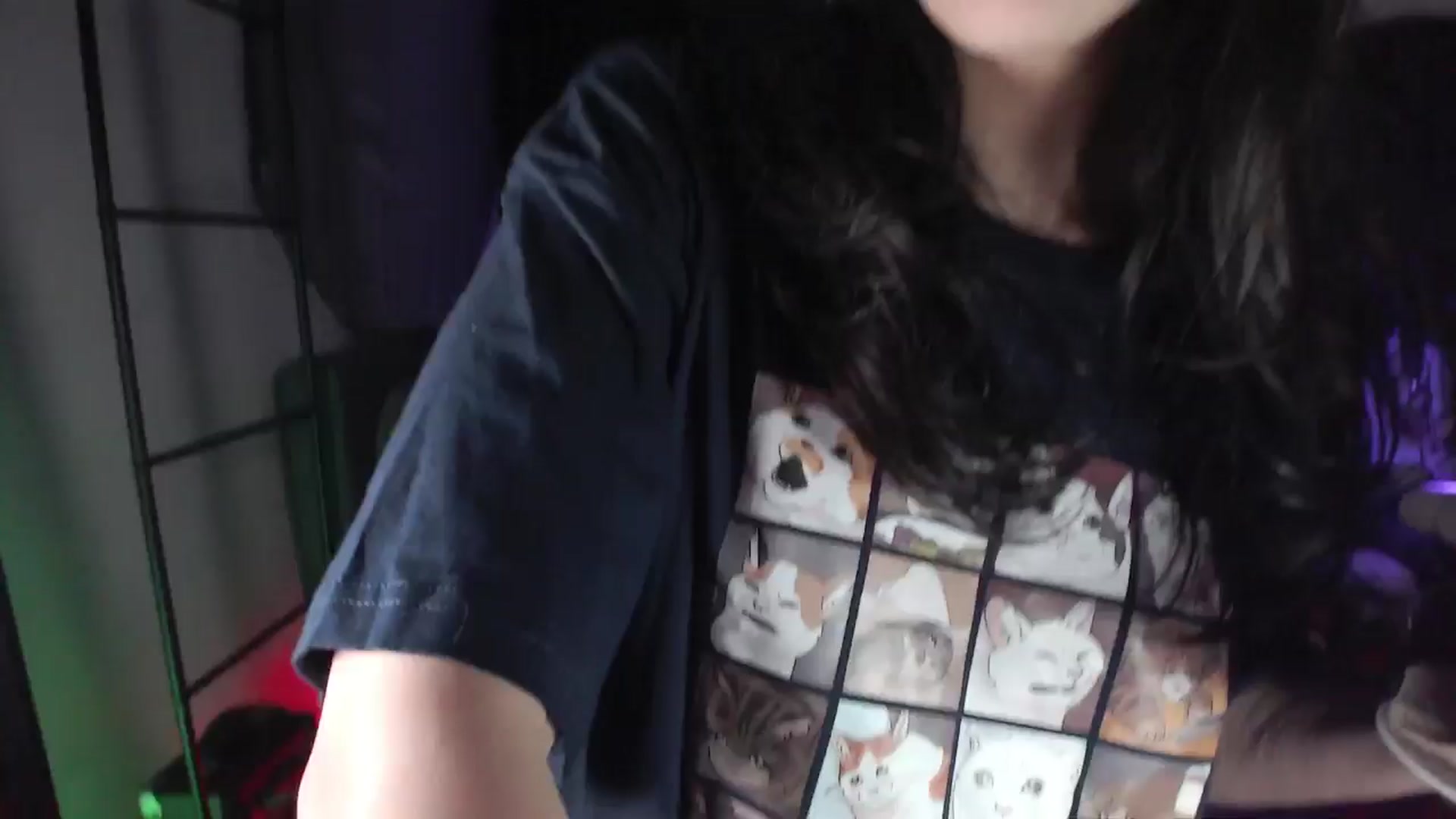 Gallery image thumbnail from RoomToAvoid's myfreecams stream on, 05/22/2024, 07:23 image 5 of 20