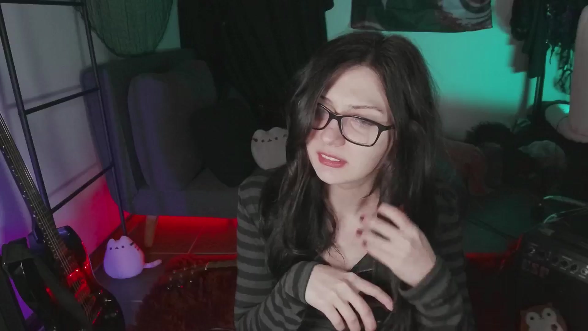 Gallery image thumbnail from RoomToAvoid's myfreecams stream on, 05/23/2024, 06:13 image 13 of 20