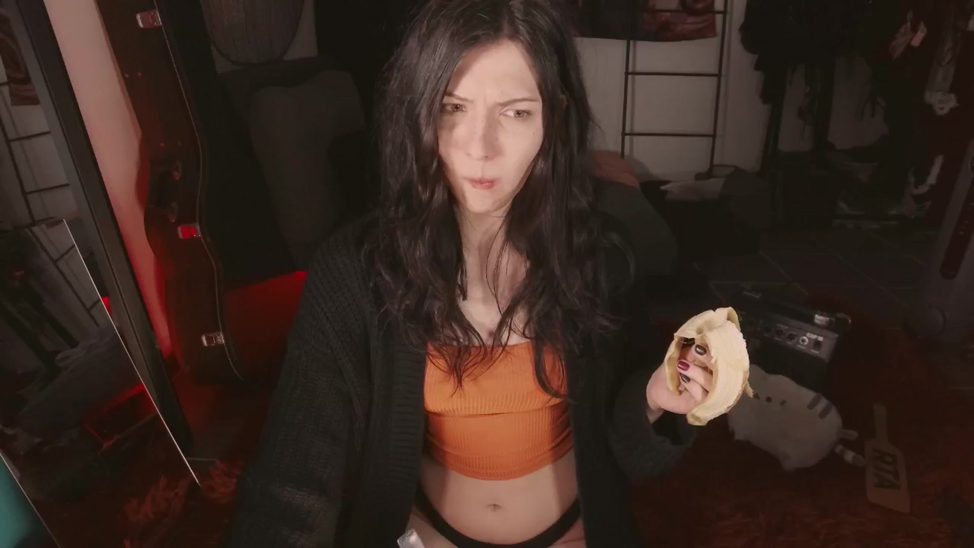 Gallery image thumbnail from RoomToAvoid's myfreecams stream on, 05/27/2024, 04:38 image 17 of 20