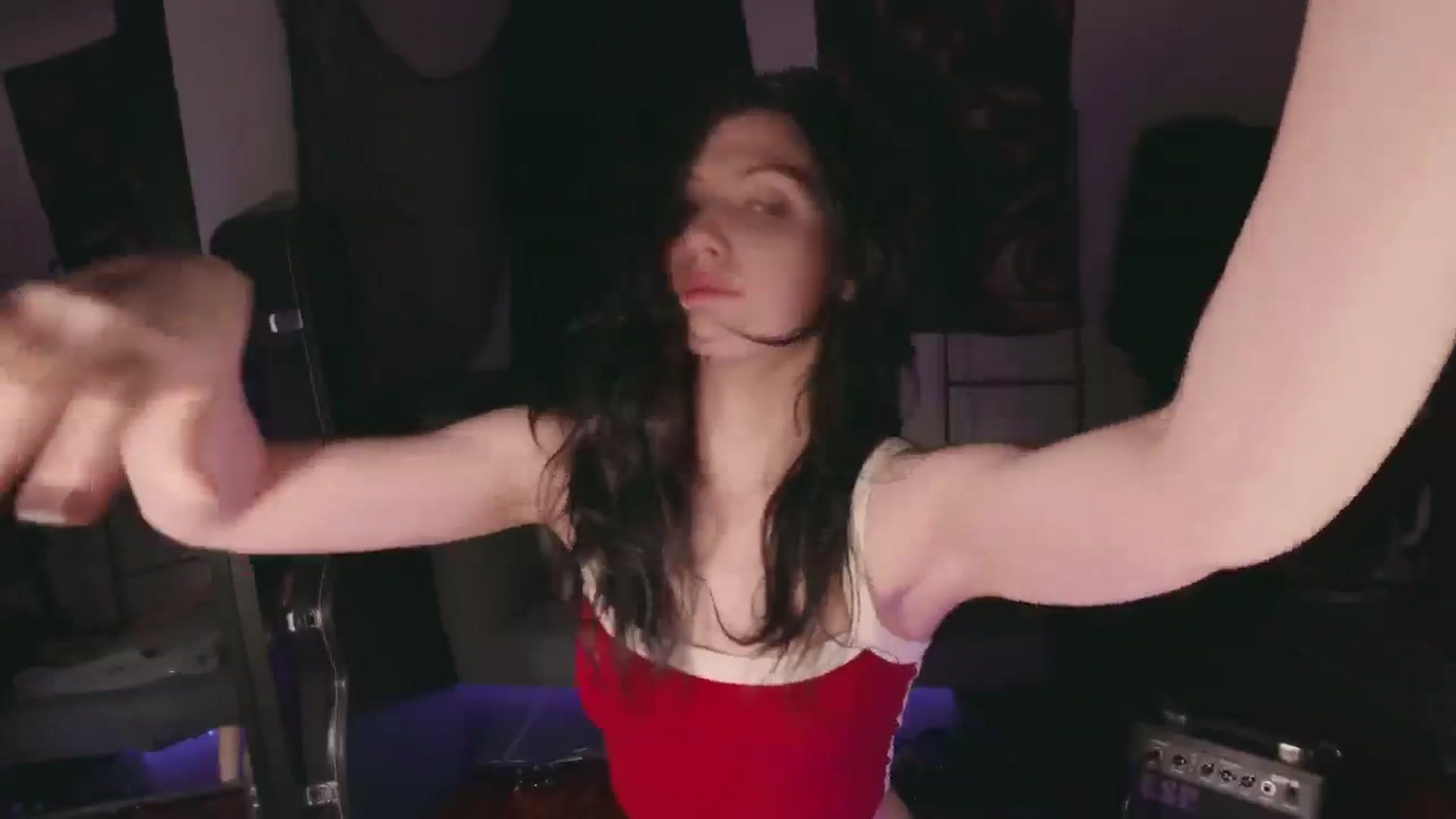 Gallery image thumbnail from RoomToAvoid's myfreecams stream on, 05/28/2024, 03:34 image 19 of 20