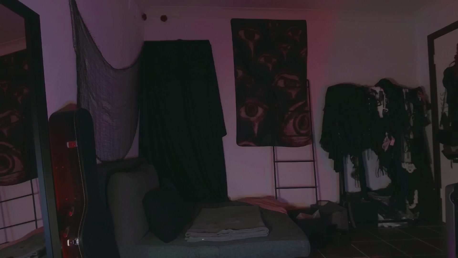 Gallery image thumbnail from RoomToAvoid's myfreecams stream on, 05/29/2024, 04:41 image 8 of 20