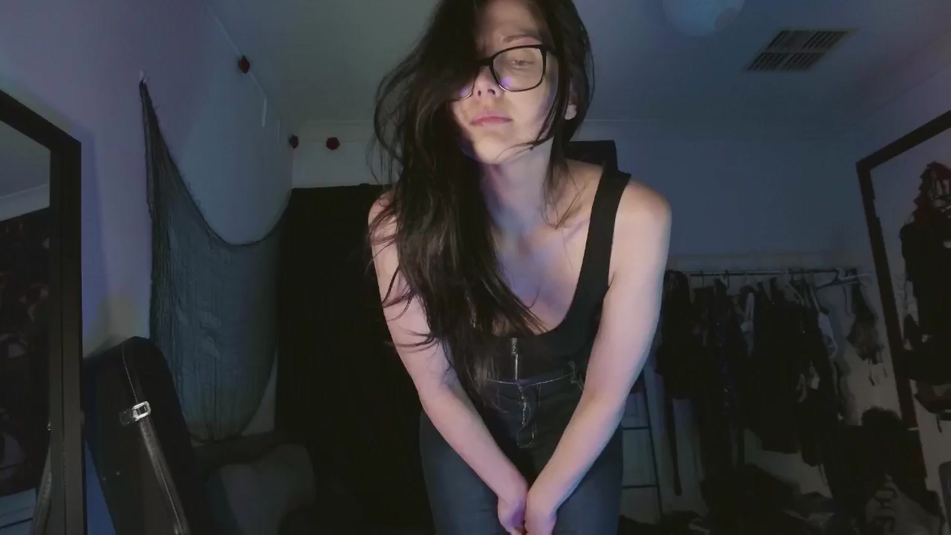 Gallery image thumbnail from RoomToAvoid's myfreecams stream on, 05/31/2024, 06:31 image 10 of 20