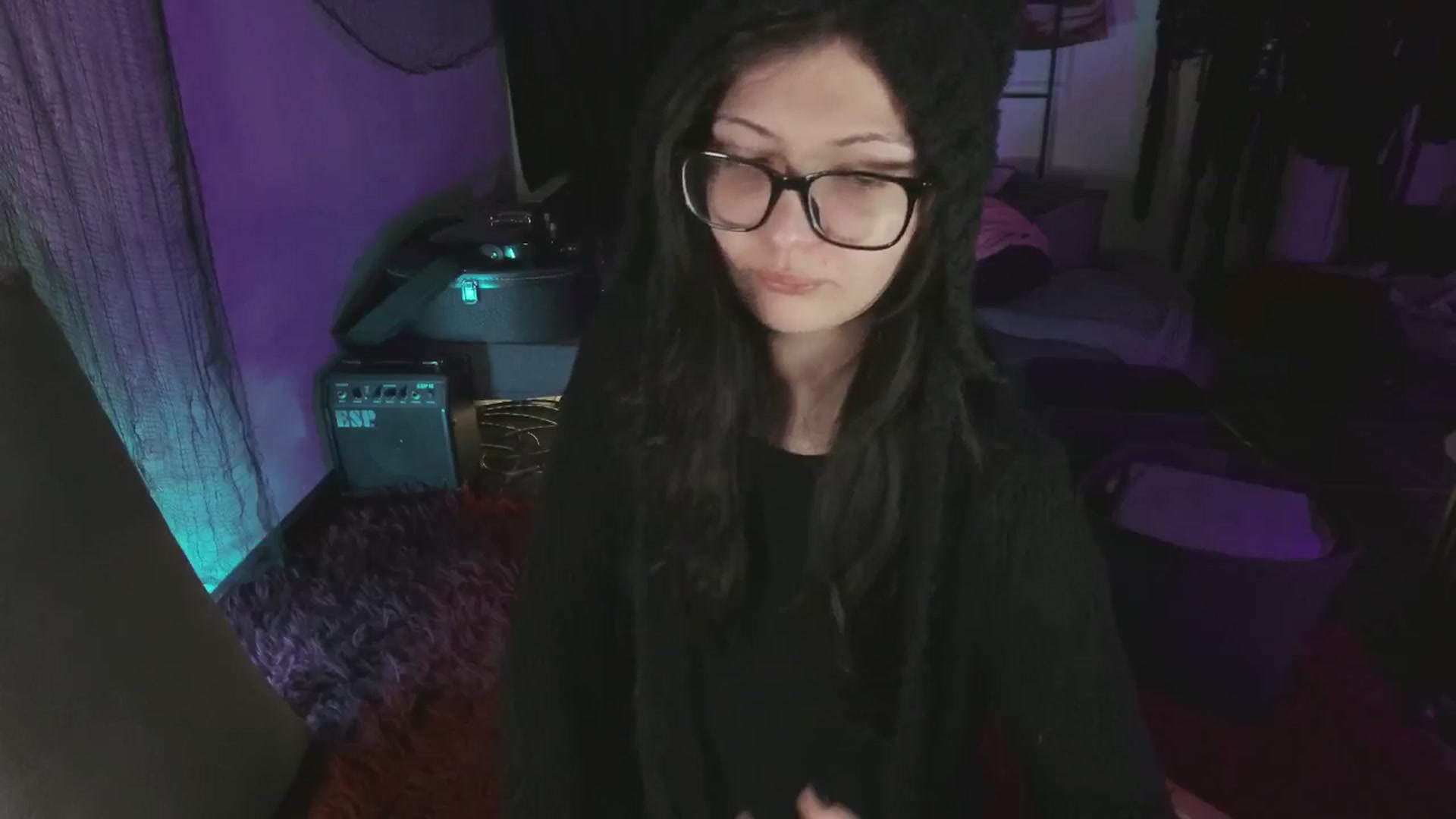 Gallery image thumbnail from RoomToAvoid's myfreecams stream on, 06/23/2024, 01:41 image 6 of 20