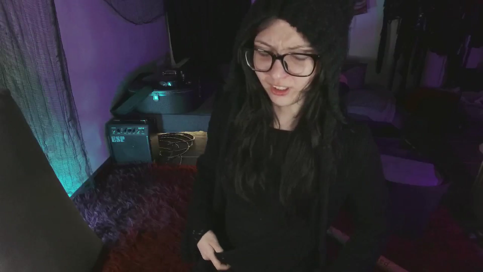 Gallery image thumbnail from RoomToAvoid's myfreecams stream on, 06/23/2024, 01:41 image 3 of 20