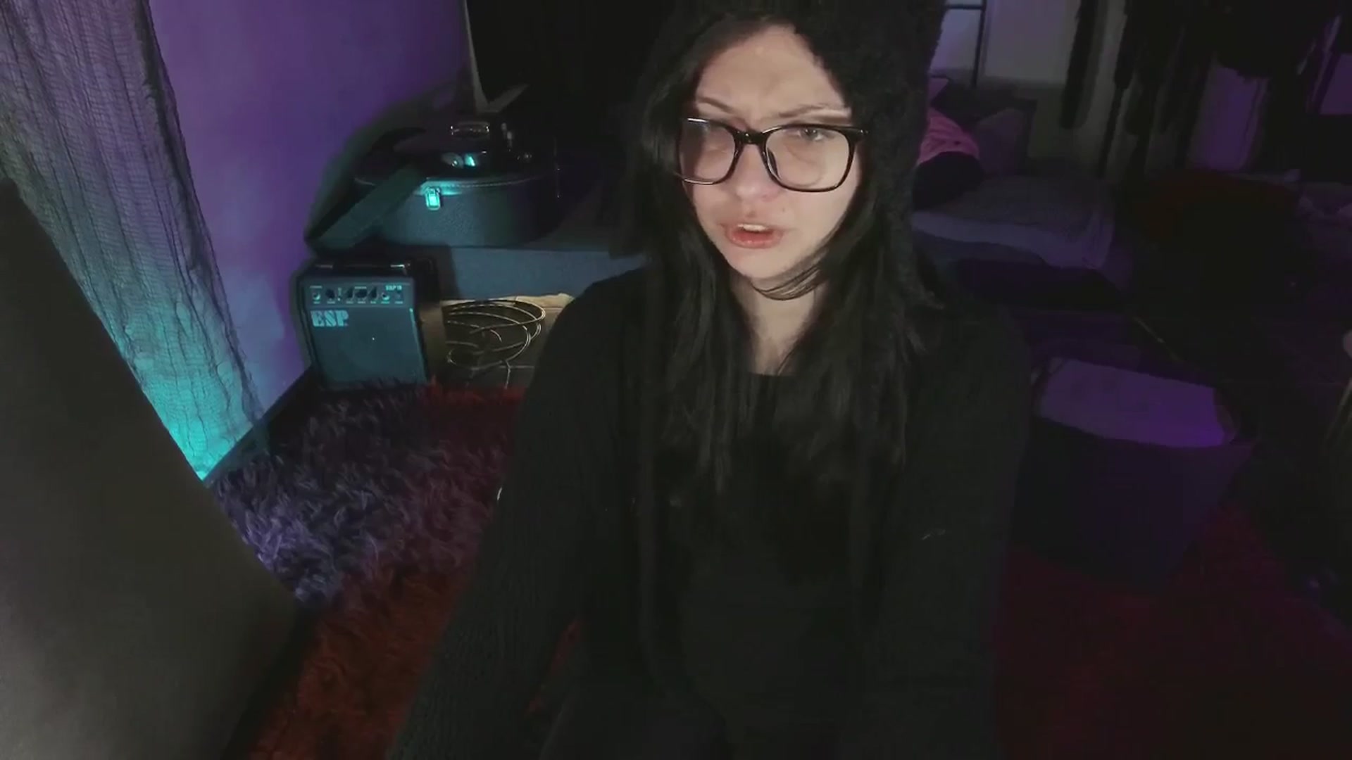 Gallery image thumbnail from RoomToAvoid's myfreecams stream on, 06/23/2024, 01:41 image 15 of 20