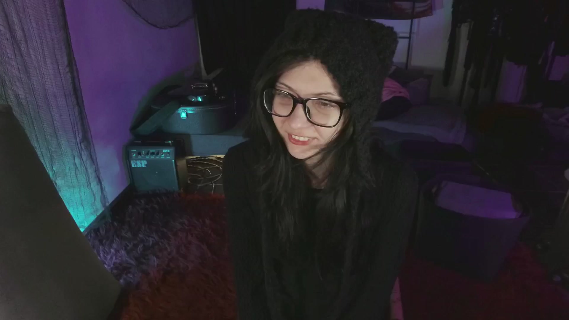 Gallery image thumbnail from RoomToAvoid's myfreecams stream on, 06/23/2024, 01:41 image 1 of 20