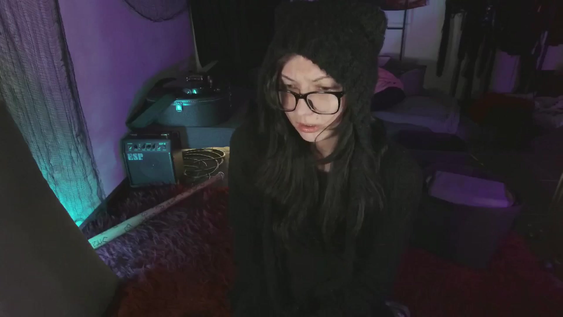 Gallery image thumbnail from RoomToAvoid's myfreecams stream on, 06/23/2024, 04:40 image 13 of 20