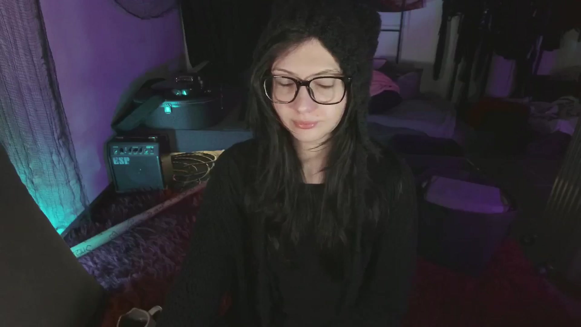 Gallery image thumbnail from RoomToAvoid's myfreecams stream on, 06/23/2024, 04:40 image 16 of 20