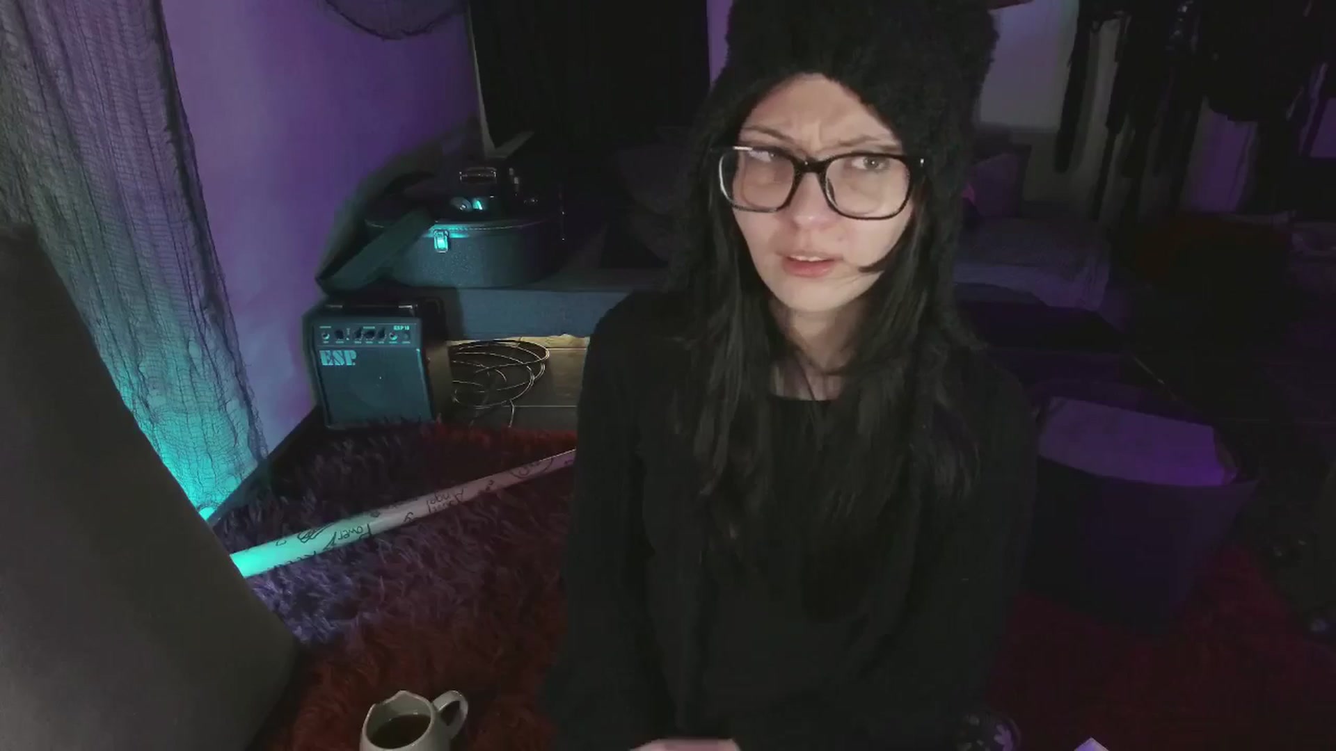 Gallery image thumbnail from RoomToAvoid's myfreecams stream on, 06/23/2024, 04:40 image 11 of 20