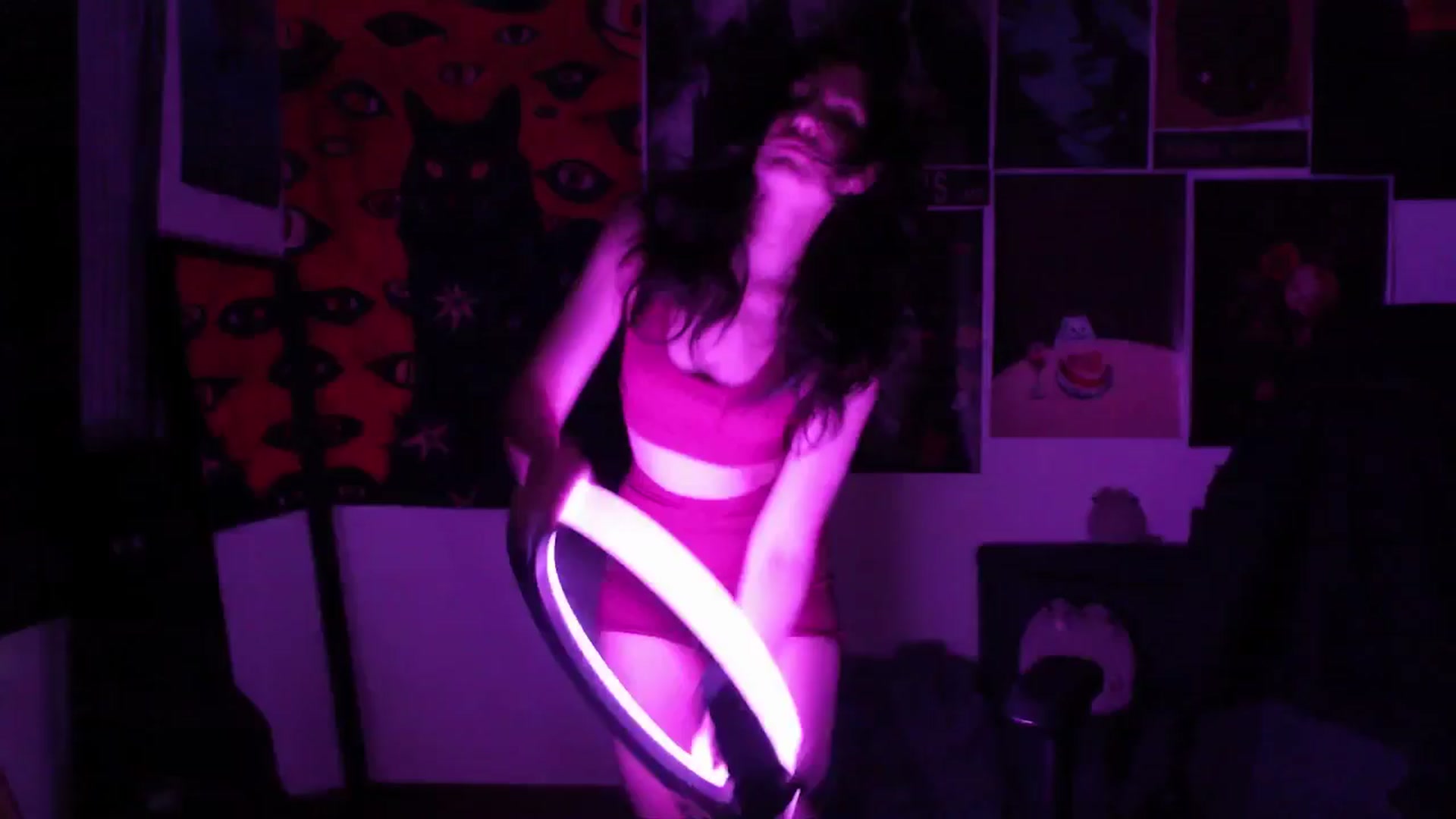 Gallery image thumbnail from RoomToAvoid's myfreecams stream on, 06/26/2024, 07:27 image 8 of 20