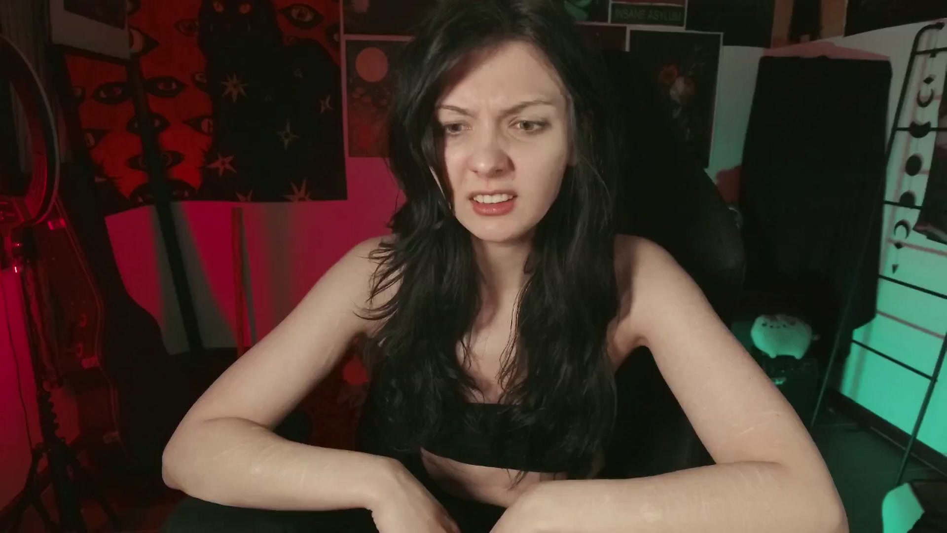 Gallery image thumbnail from RoomToAvoid's myfreecams stream on, 06/27/2024, 05:38 image 9 of 20