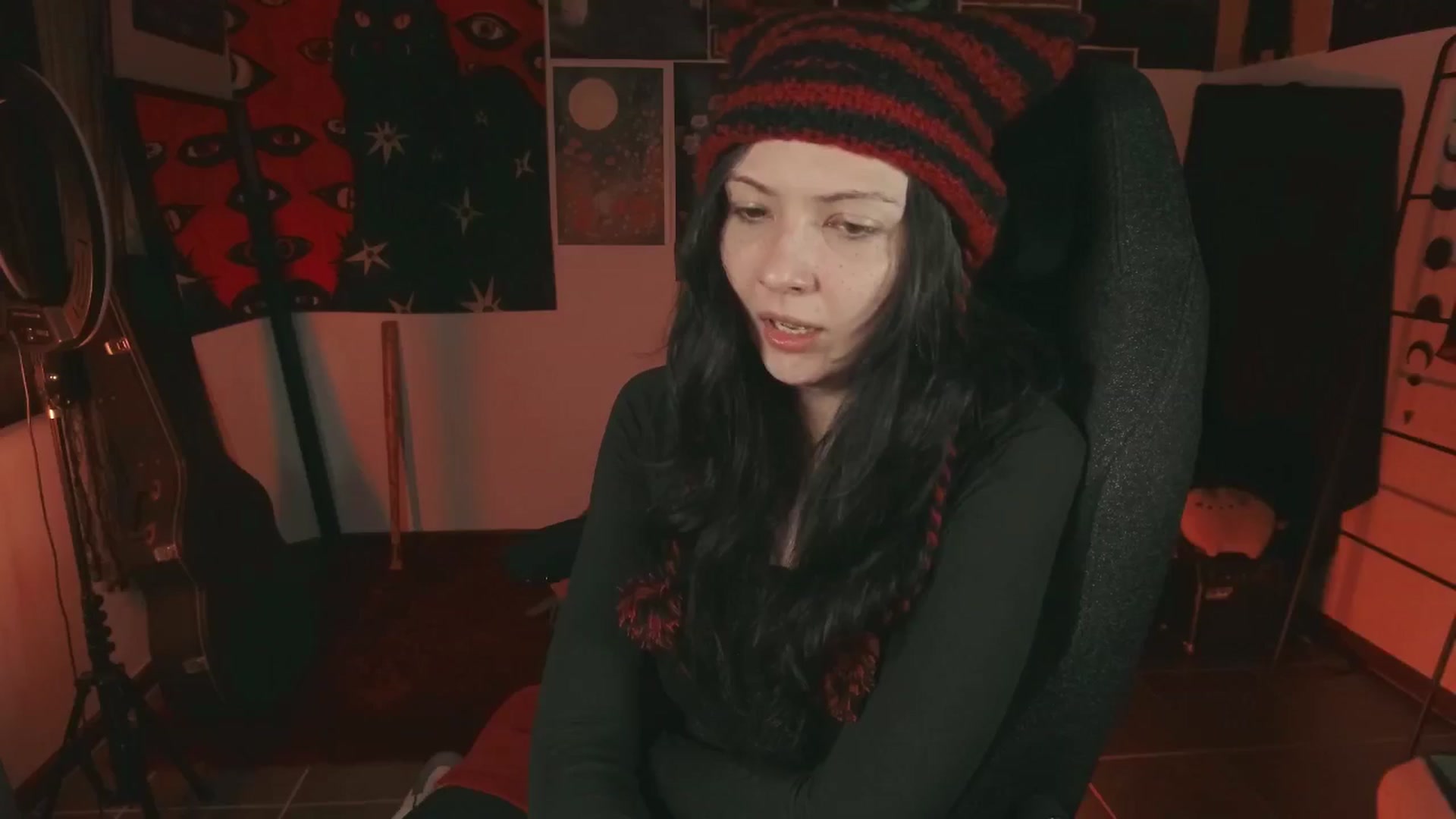 Gallery image thumbnail from RoomToAvoid's myfreecams stream on, 06/28/2024, 05:06 image 3 of 20