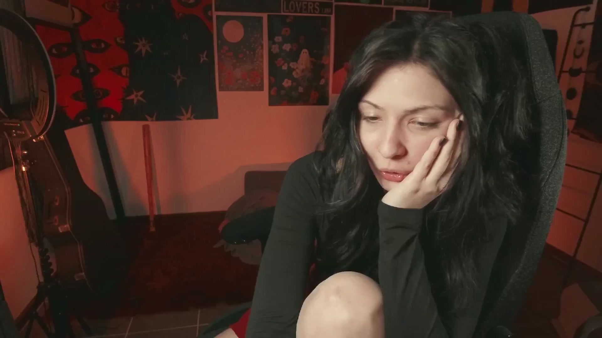 Gallery image thumbnail from RoomToAvoid's myfreecams stream on, 06/28/2024, 05:06 image 17 of 20