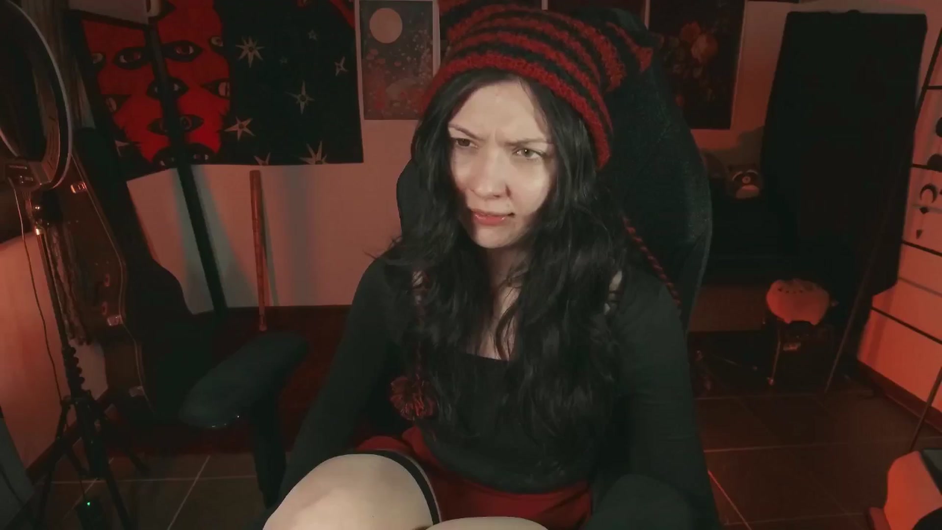 Gallery image thumbnail from RoomToAvoid's myfreecams stream on, 06/28/2024, 05:06 image 6 of 20
