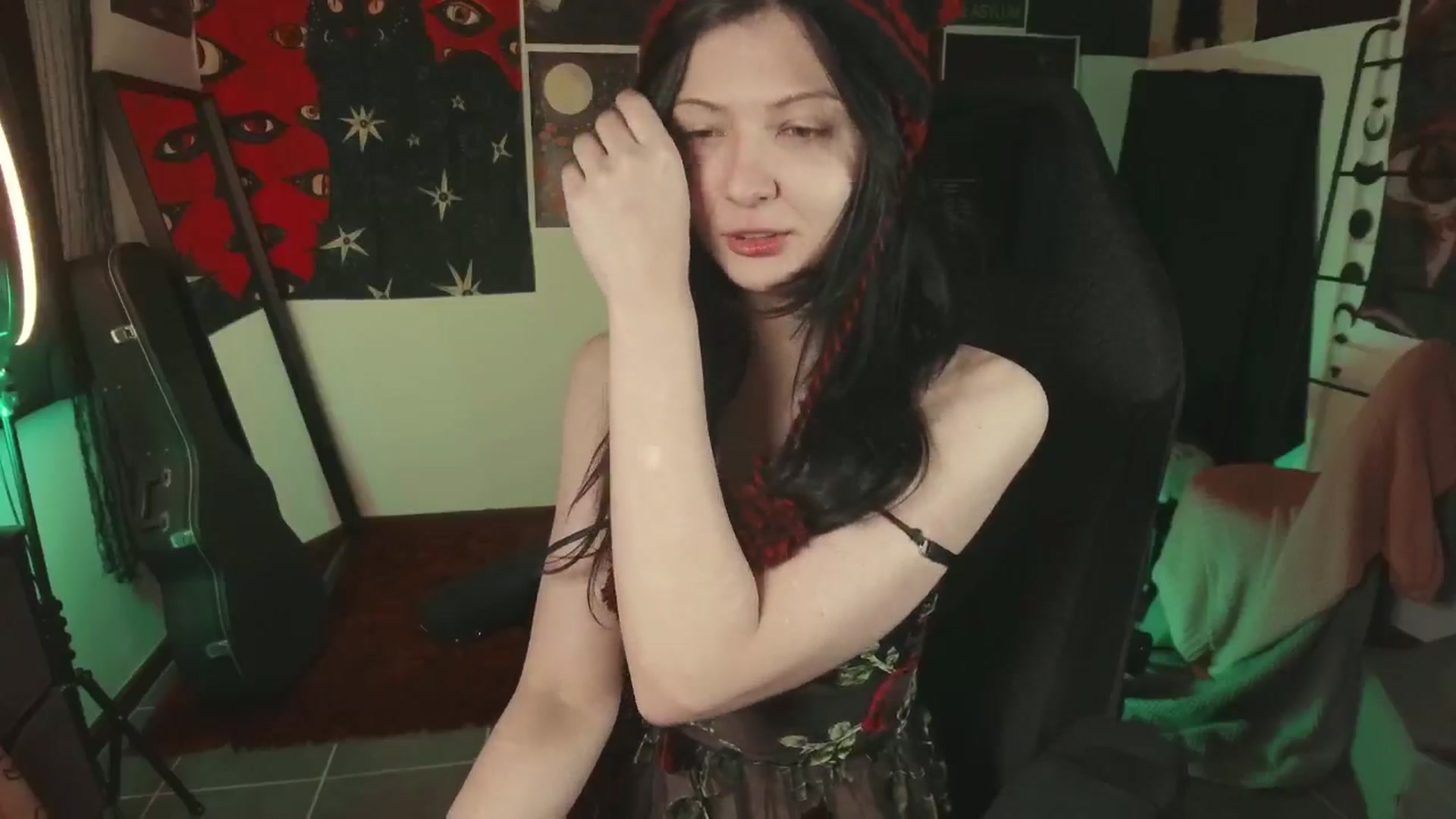 Gallery image thumbnail from RoomToAvoid's myfreecams stream on, 07/03/2024, 01:49 image 19 of 20