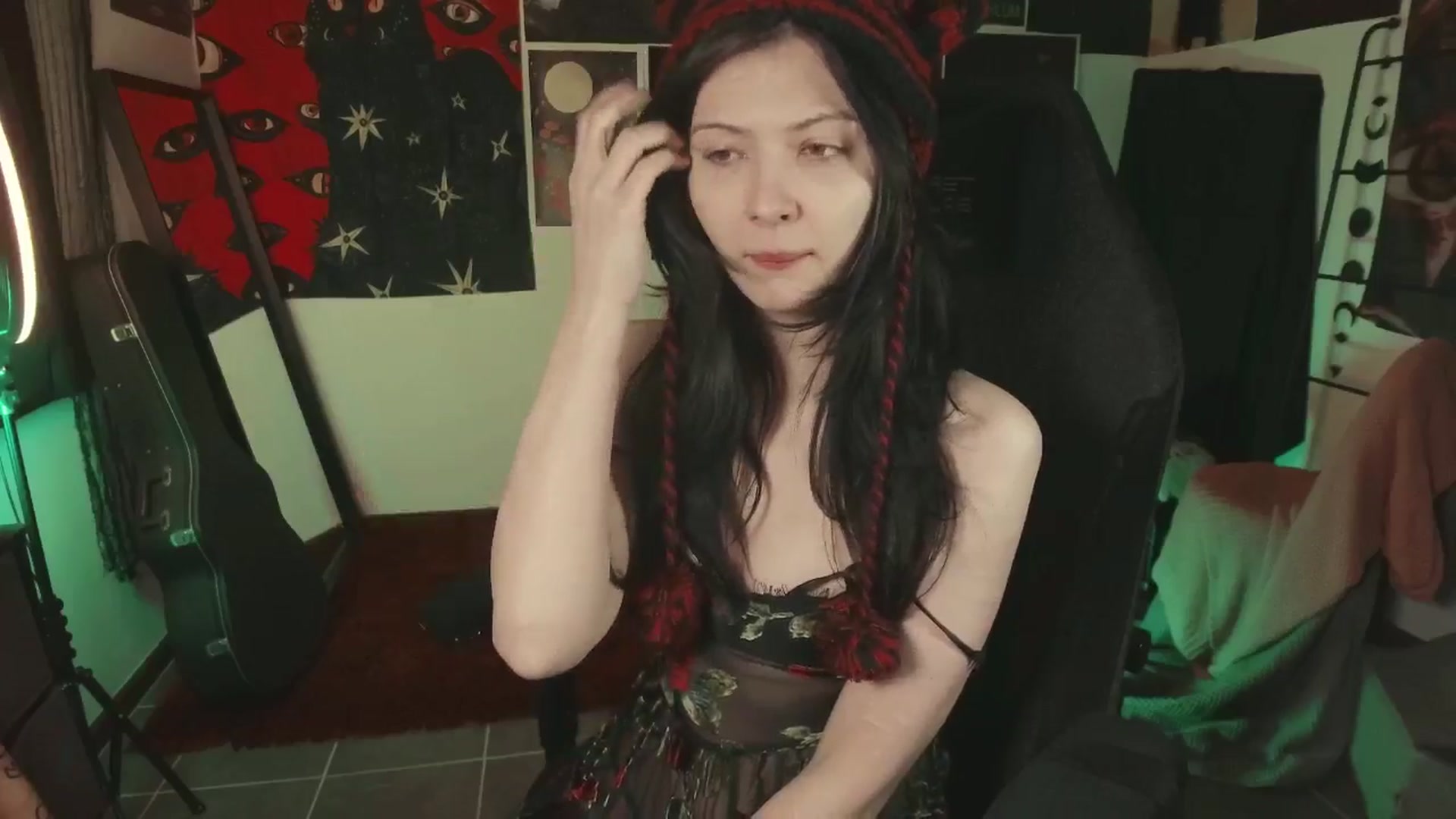 Gallery image thumbnail from RoomToAvoid's myfreecams stream on, 07/03/2024, 01:49 image 20 of 20
