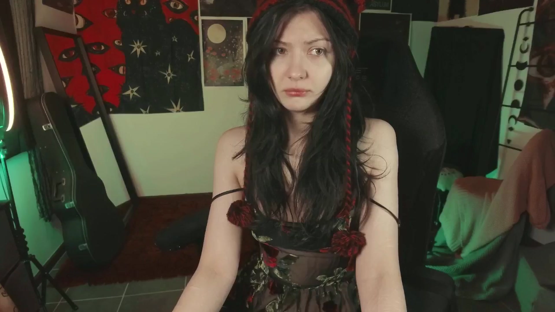 Gallery image thumbnail from RoomToAvoid's myfreecams stream on, 07/03/2024, 01:49 image 11 of 20
