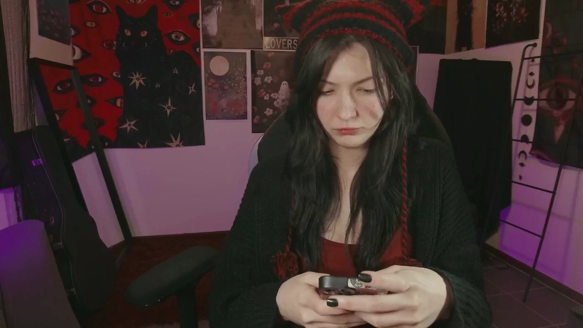 Gallery image thumbnail from RoomToAvoid's myfreecams stream on, 07/05/2024, 03:12 image 5 of 20