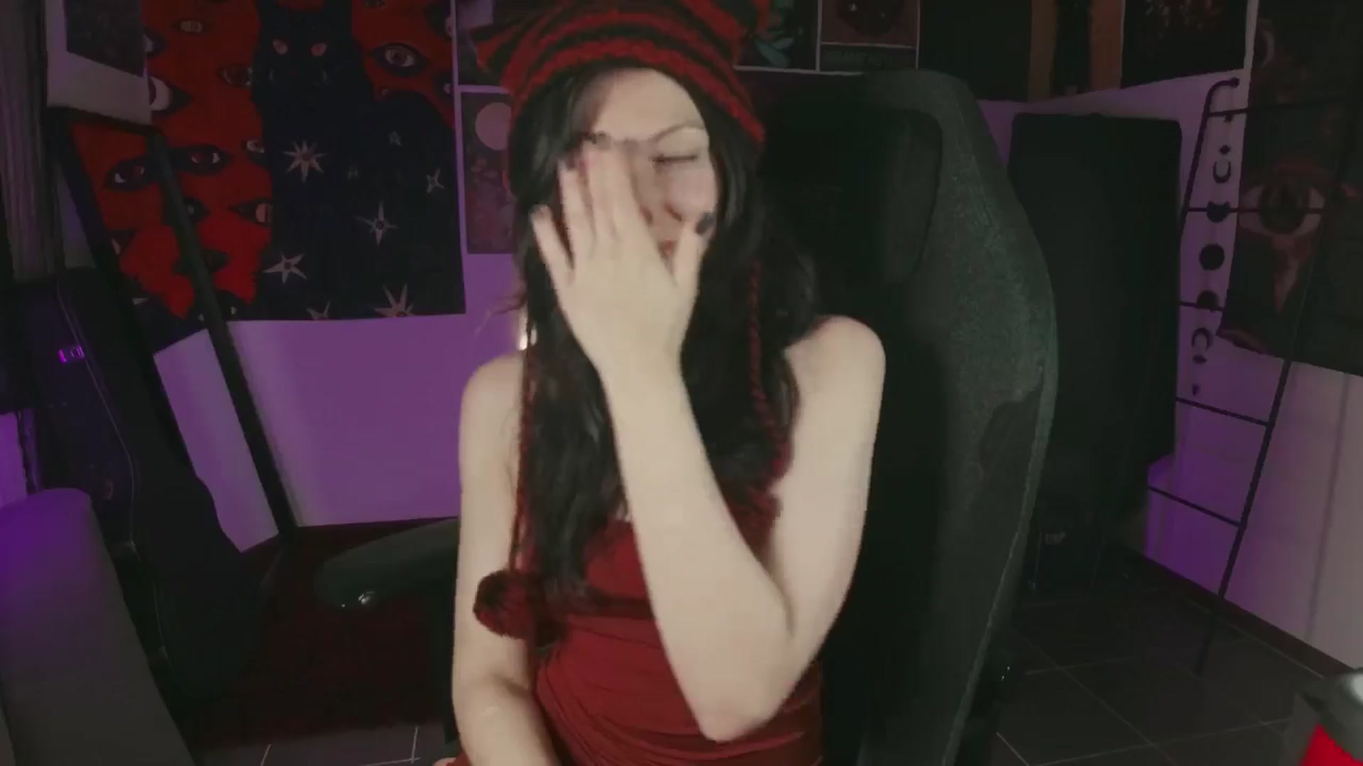 Gallery image thumbnail from RoomToAvoid's myfreecams stream on, 07/05/2024, 06:10 image 3 of 20