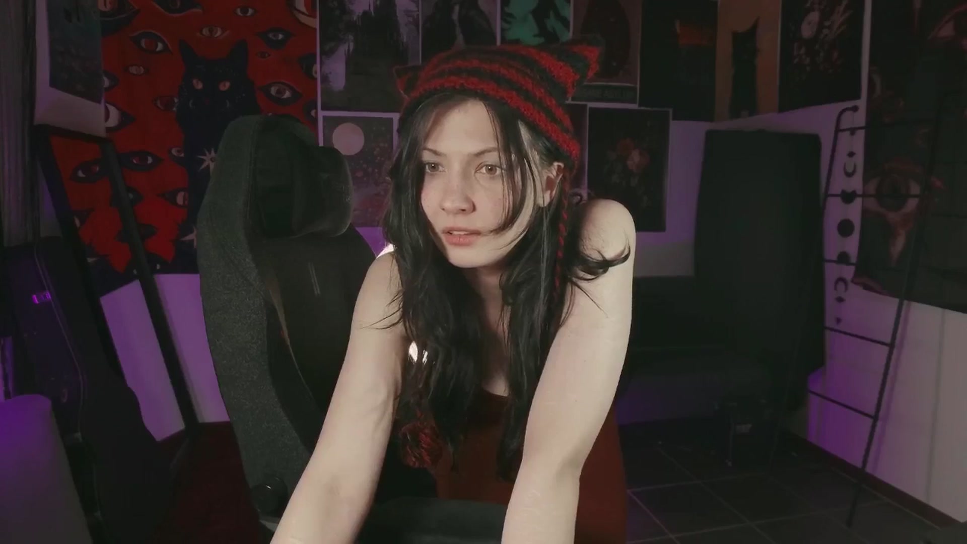 Gallery image thumbnail from RoomToAvoid's myfreecams stream on, 07/05/2024, 06:10 image 8 of 20