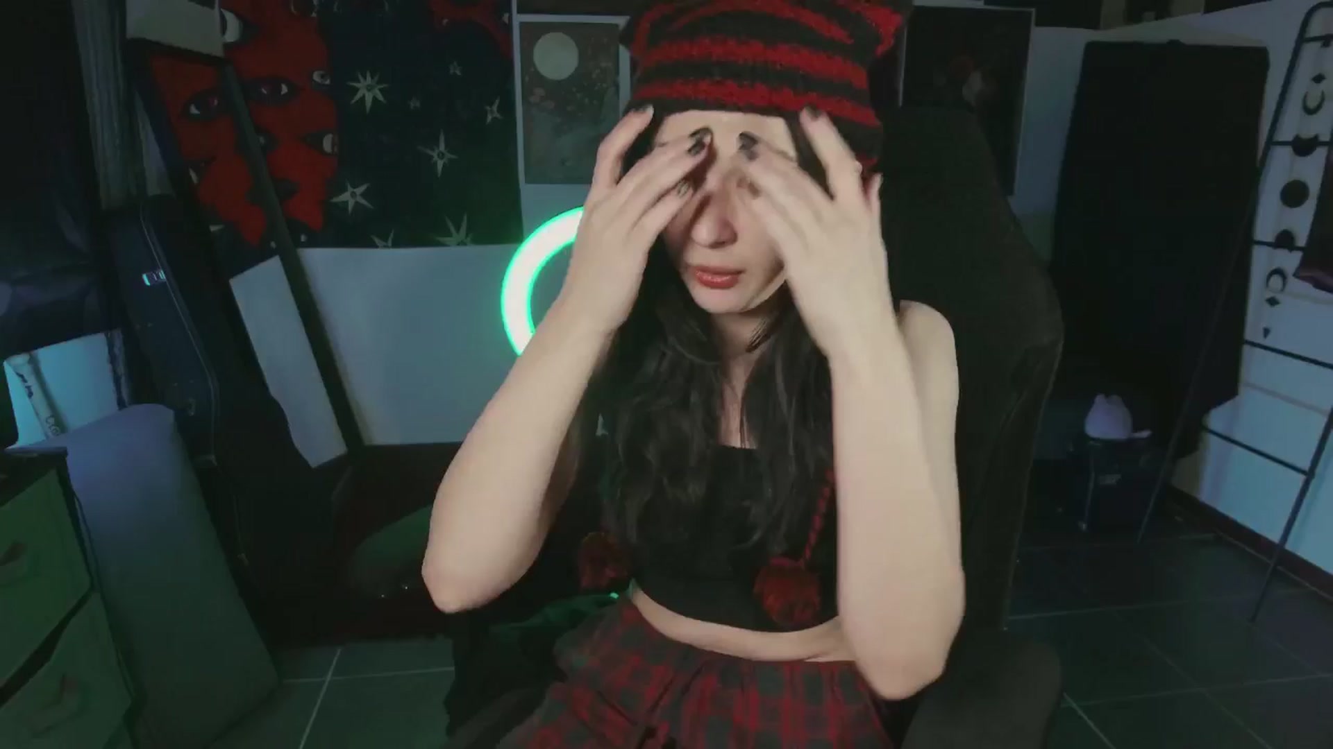 Gallery image thumbnail from RoomToAvoid's myfreecams stream on, 07/06/2024, 05:52 image 2 of 20