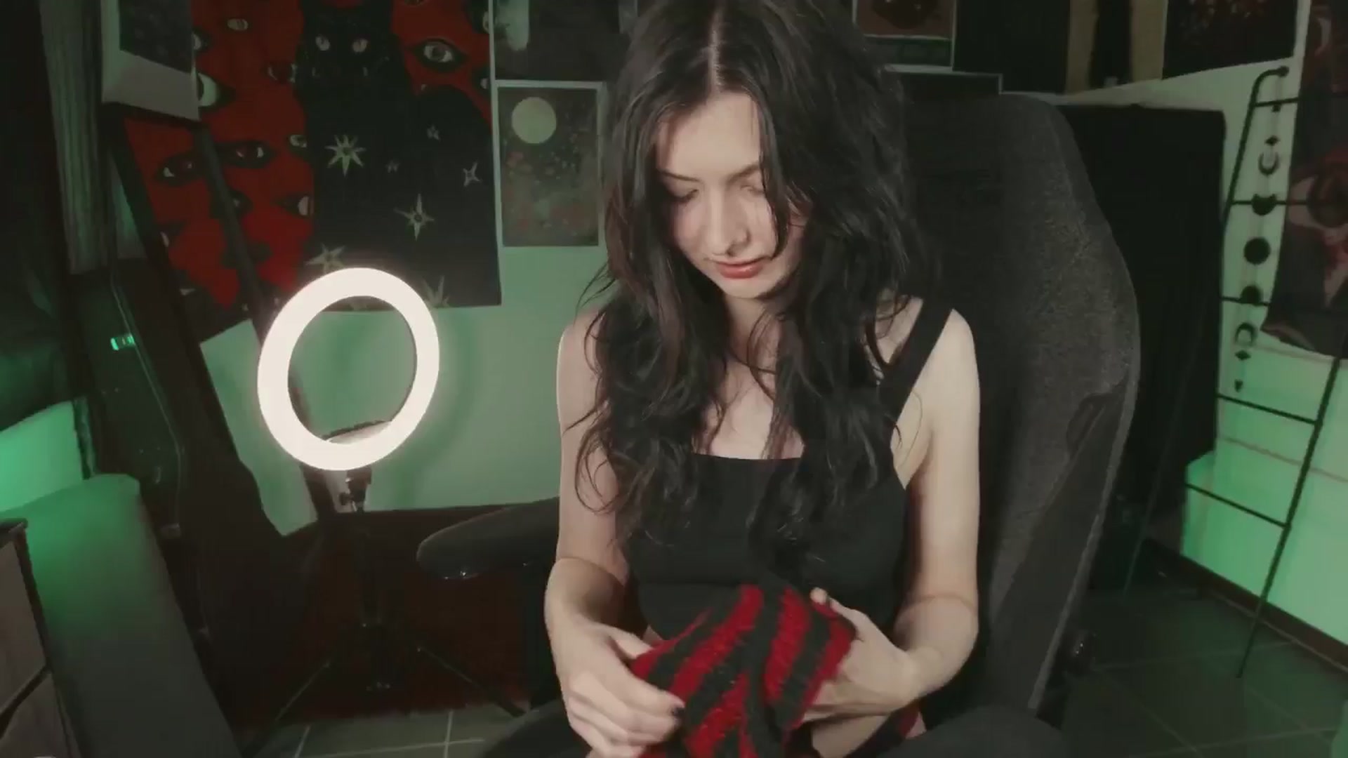 Gallery image thumbnail from RoomToAvoid's myfreecams stream on, 07/06/2024, 05:52 image 18 of 20
