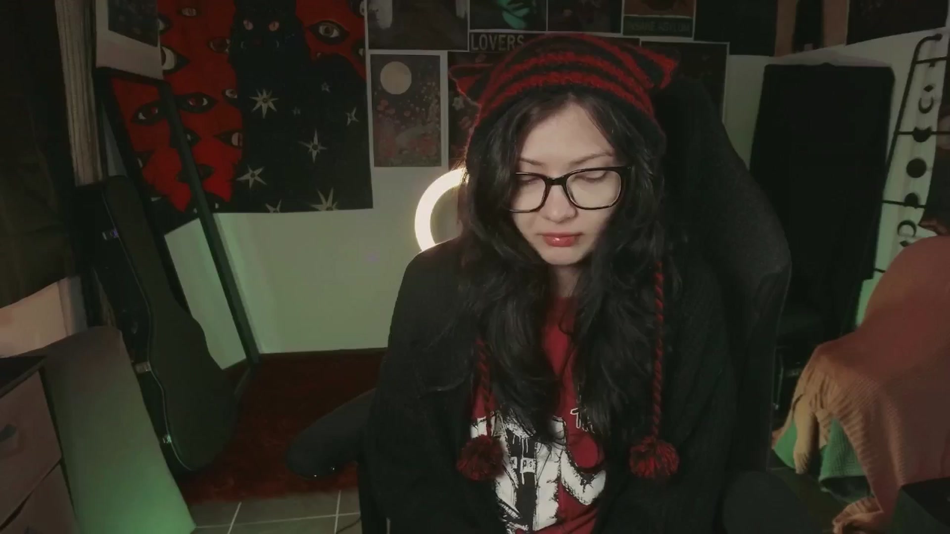 Gallery image thumbnail from RoomToAvoid's myfreecams stream on, 07/10/2024, 24:23 image 2 of 20
