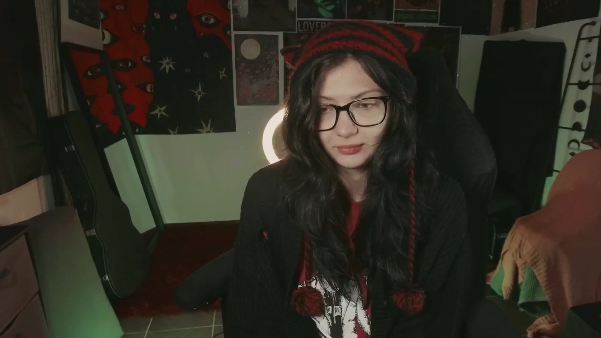 Gallery image thumbnail from RoomToAvoid's myfreecams stream on, 07/10/2024, 24:23 image 5 of 20