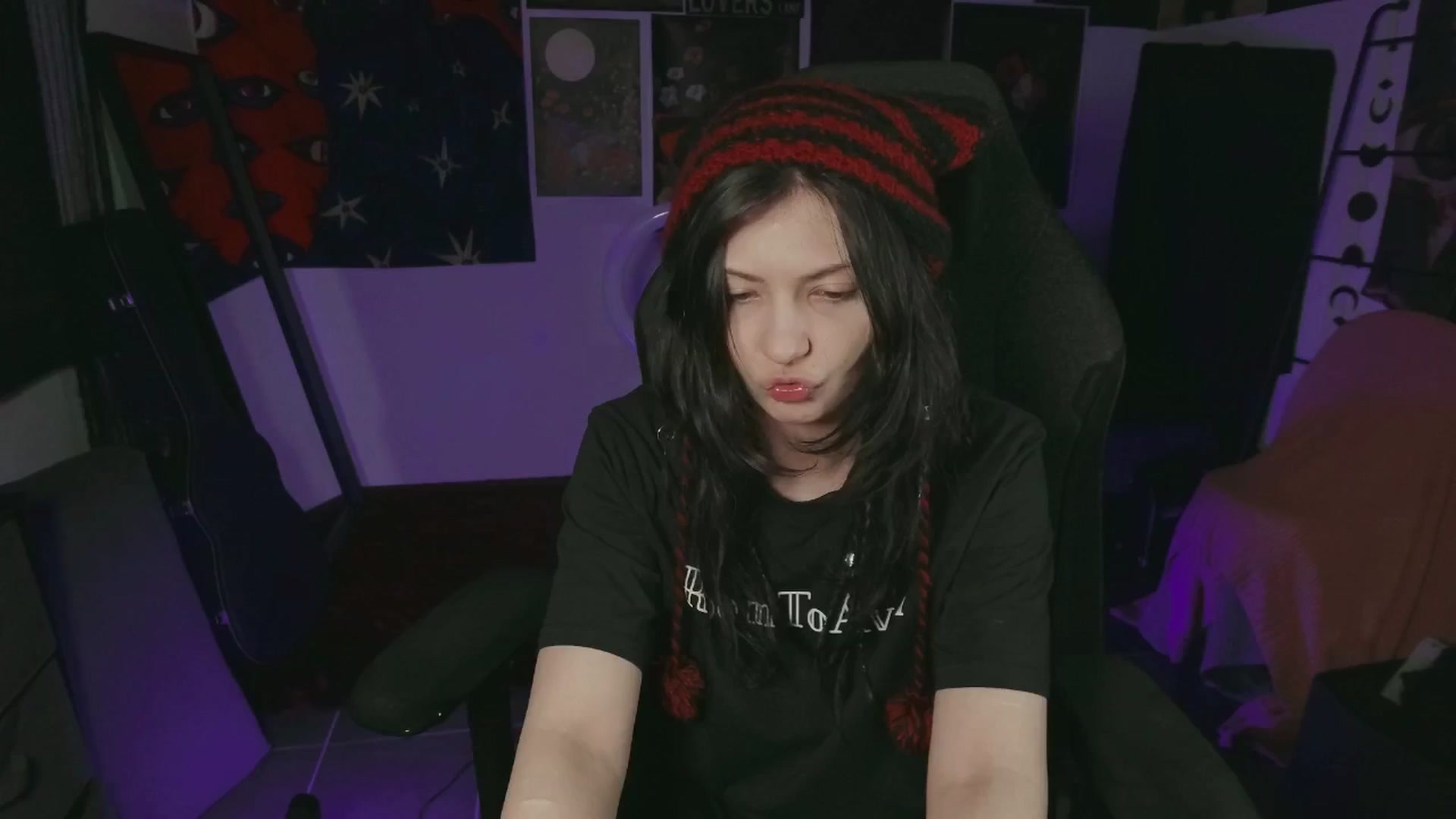 Gallery image thumbnail from RoomToAvoid's myfreecams stream on, 07/11/2024, 03:50 image 10 of 20