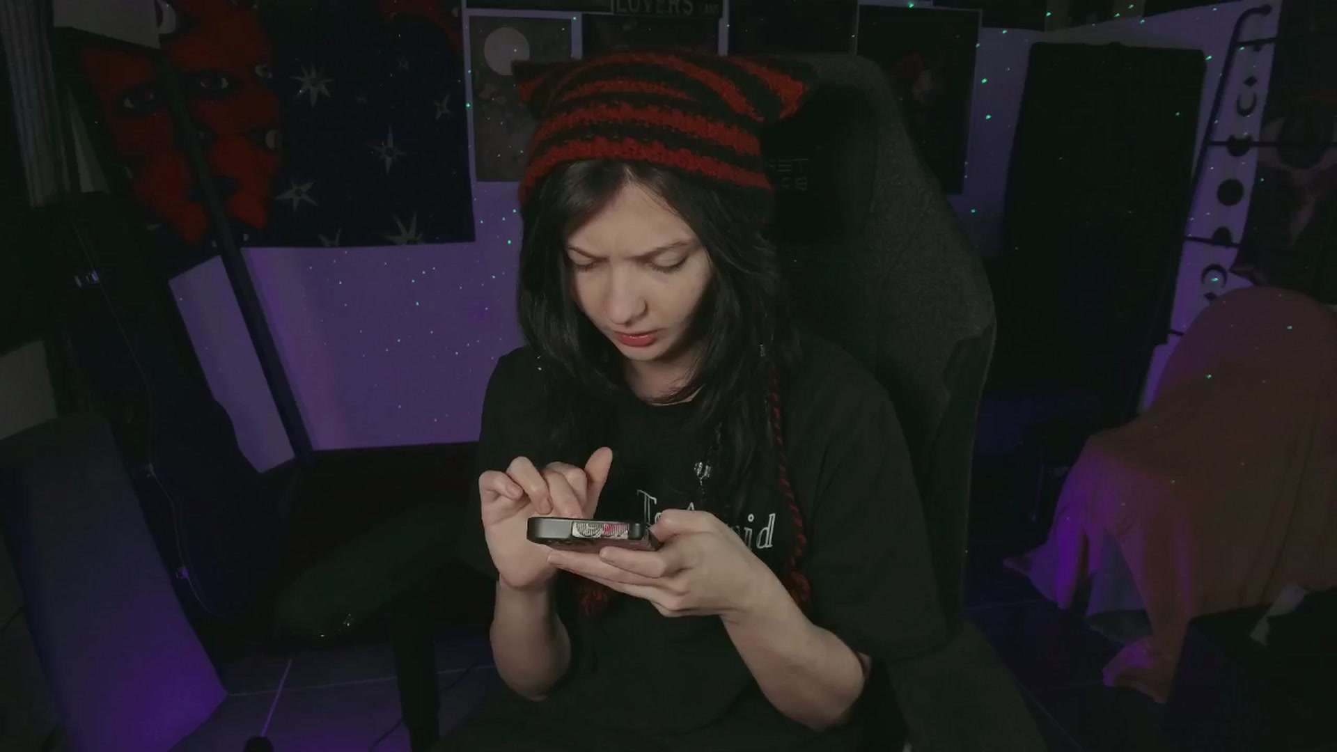 Gallery image thumbnail from RoomToAvoid's myfreecams stream on, 07/11/2024, 03:50 image 8 of 20