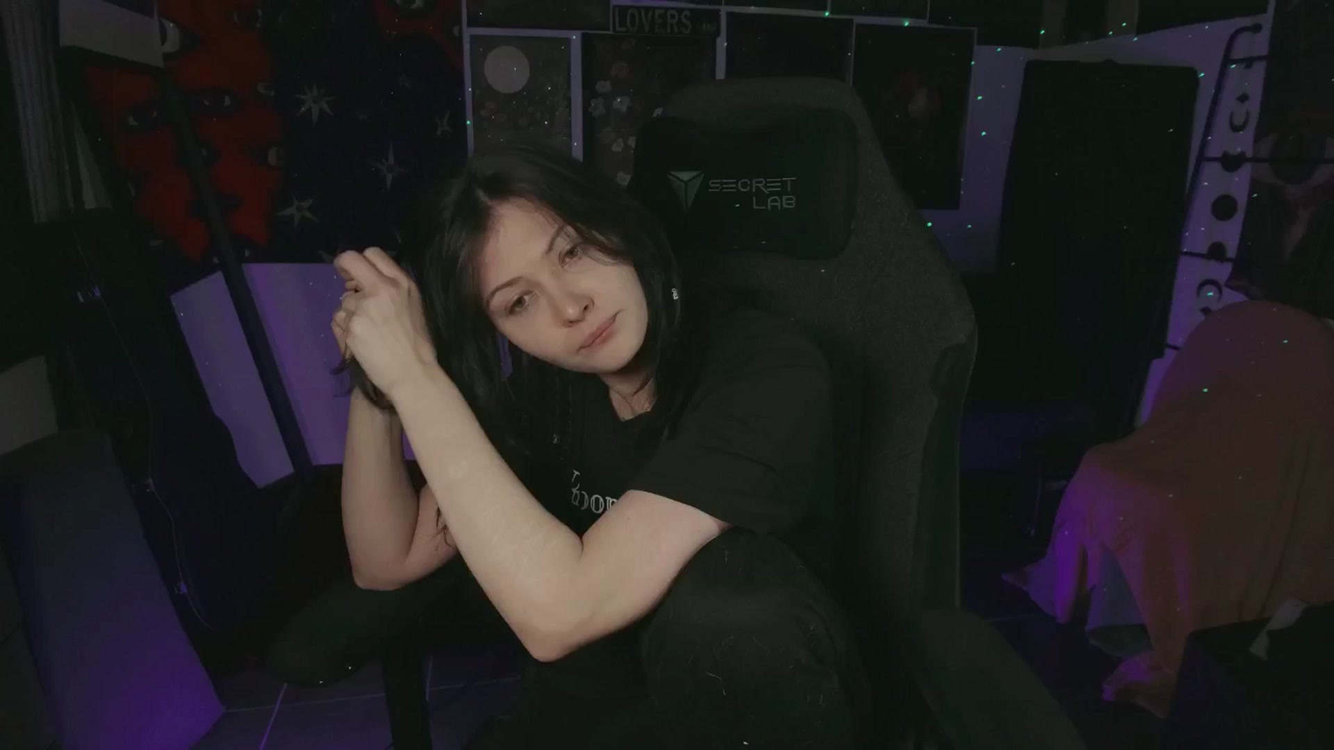 Gallery image thumbnail from RoomToAvoid's myfreecams stream on, 07/11/2024, 03:50 image 4 of 20